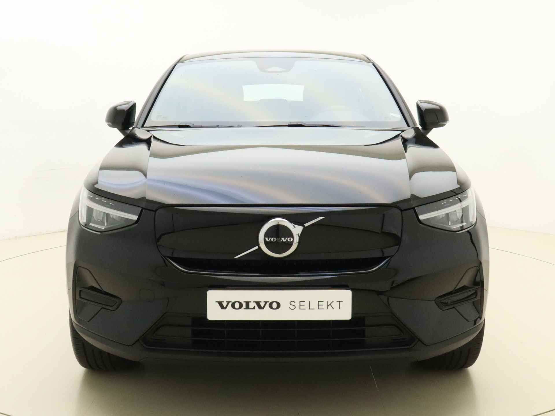 Volvo C40 Recharge 232pk Plus / Panoramadak / Stoel + Stuurw. Verwarming / Adapt. Cruise / BLIS / Keyless / DAB / 19'' / PDC + CAM /  Elektr. Achterklep / - 4/38
