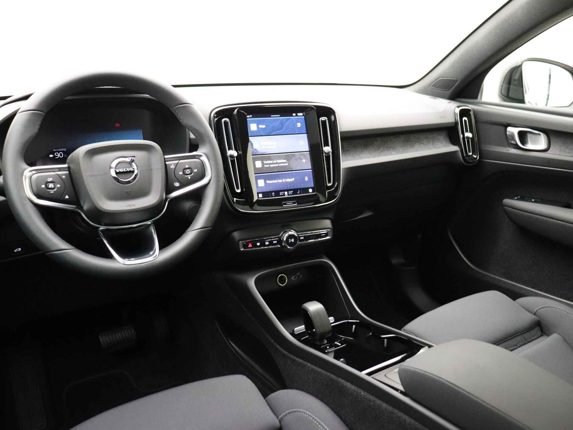 Volvo C40 Recharge 232pk Plus / Panoramadak / Stoel + Stuurw. Verwarming / Adapt. Cruise / BLIS / Keyless / DAB / 19'' / PDC + CAM /  Elektr. Achterklep / - 17/38