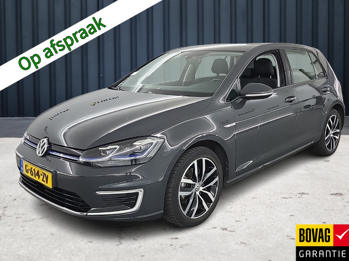 Volkswagen e-Golf E-DITION (136 PK) 1e-Eig. Volkswagen-Dealer-Onderh. BOVAG-Garantie, NL-Auto. Warmtepomp, Navigatie/Apple-Carplay/Android-Auto, Adaptive-Cruisecontrol, Parkeersensoren-V+A, DAB, Premium-Audio, Licht-Zicht-Pakket, Lm-Velgen-17Inch, Privacy-Glas