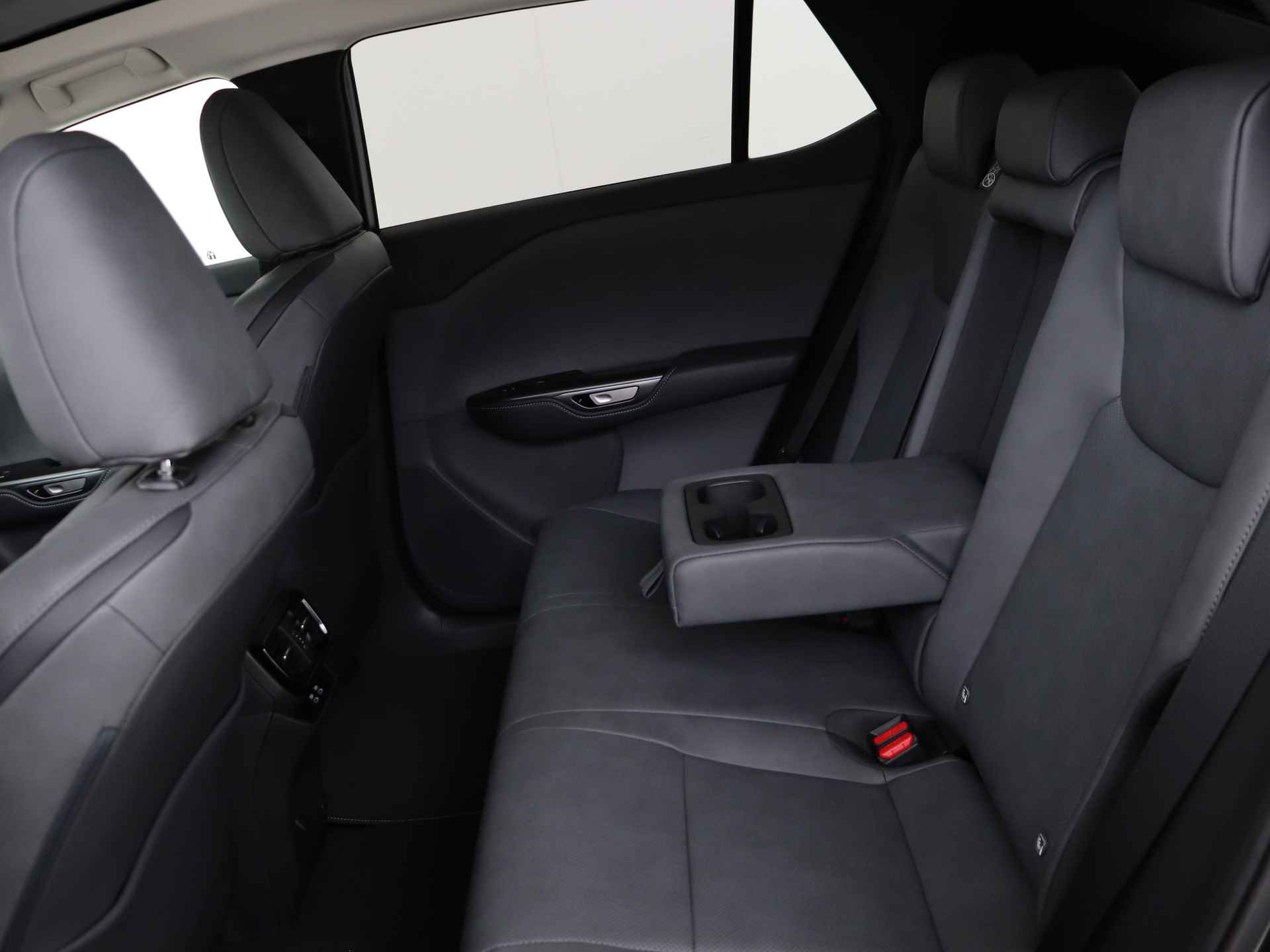 Lexus RZ 450e Executive Line | Panoramisch dak | Lederen Bekleding | Elektrische Stoelen | - 8/38