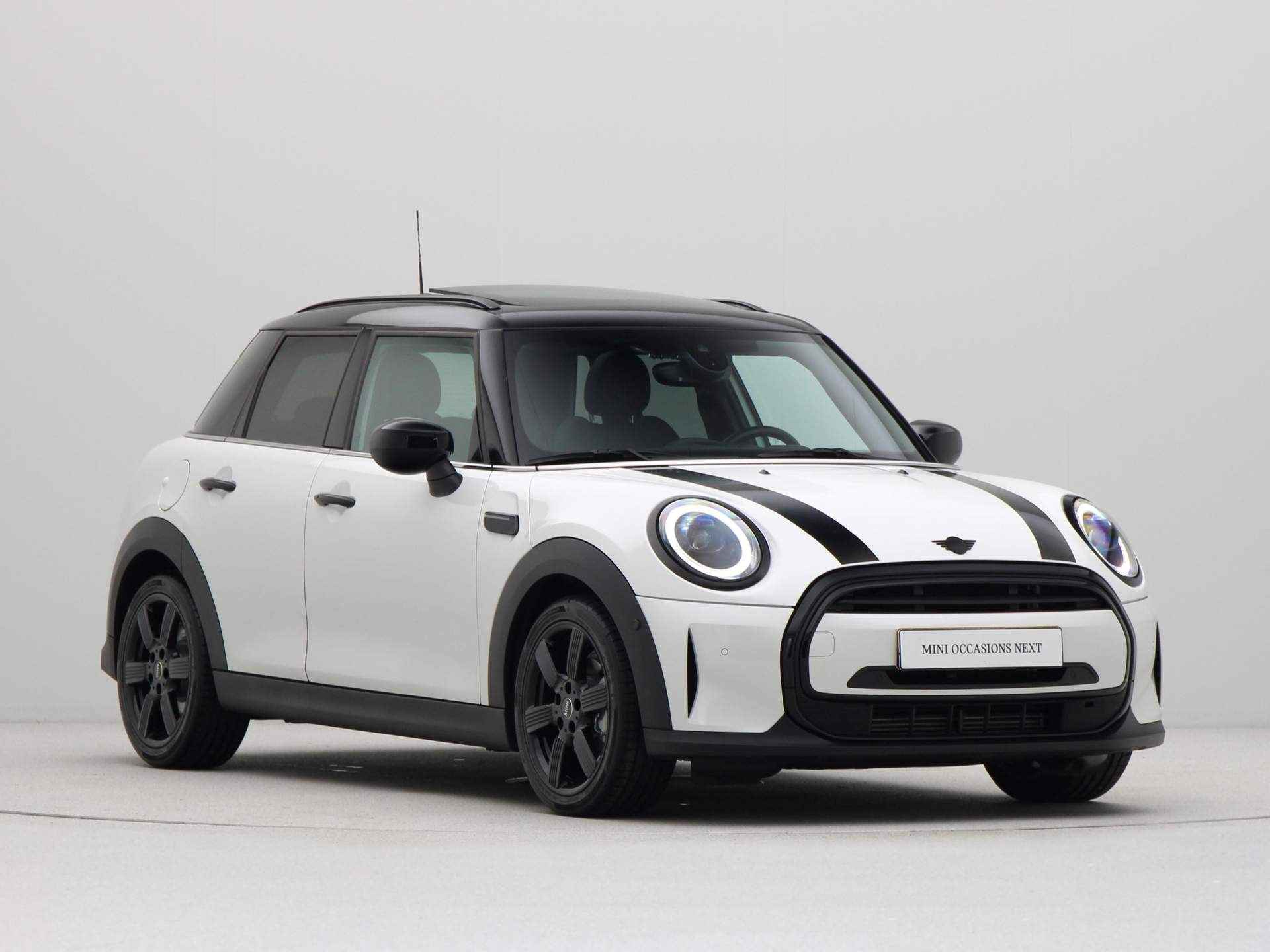 MINI 5-deurs Cooper Camden Edition Aut. - 8/24