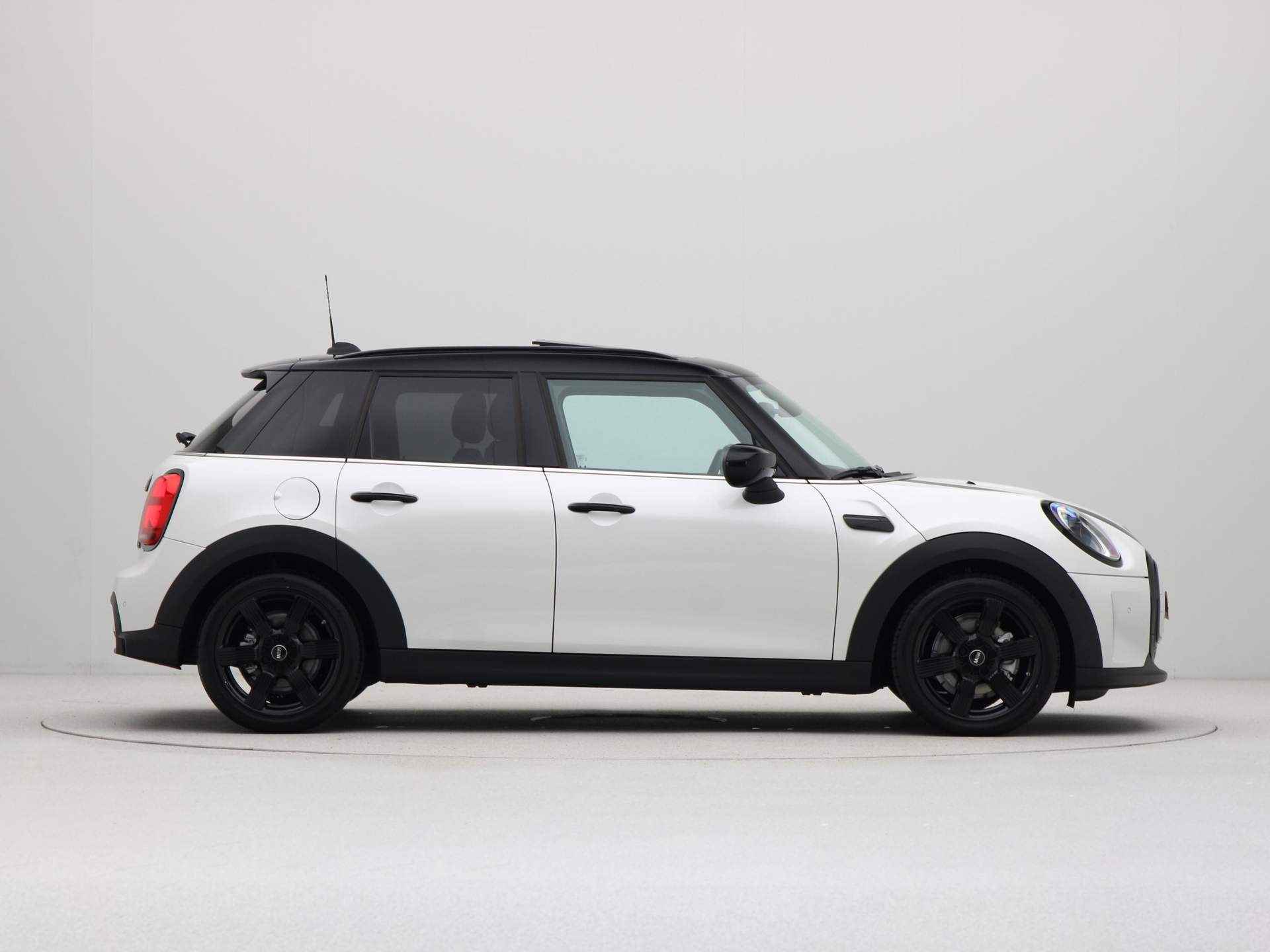 MINI 5-deurs Cooper Camden Edition Aut. - 9/24