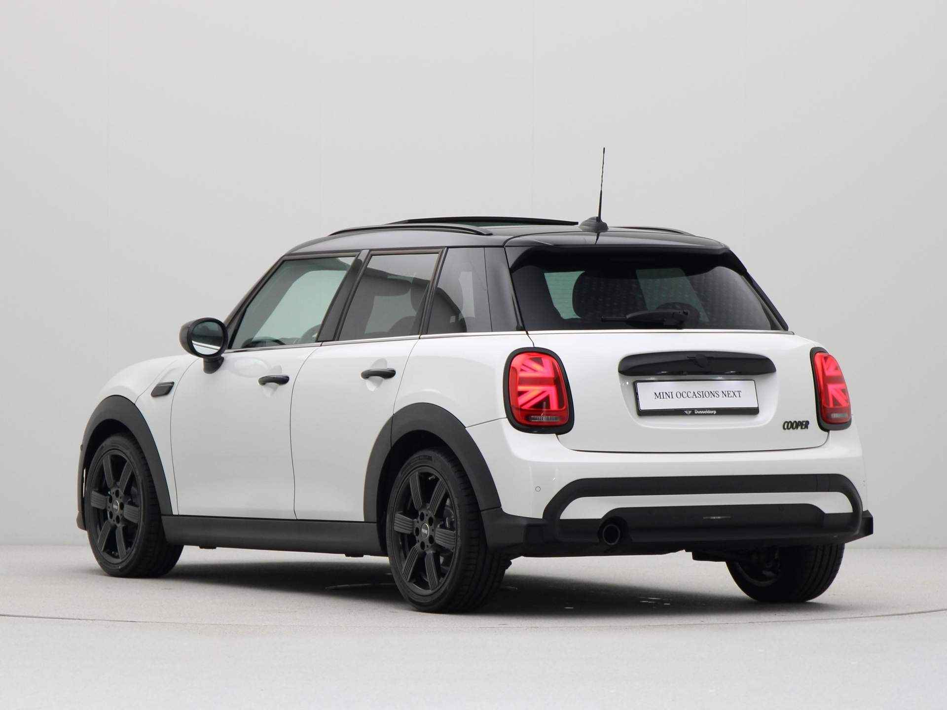 MINI 5-deurs Cooper Camden Edition Aut. - 12/24