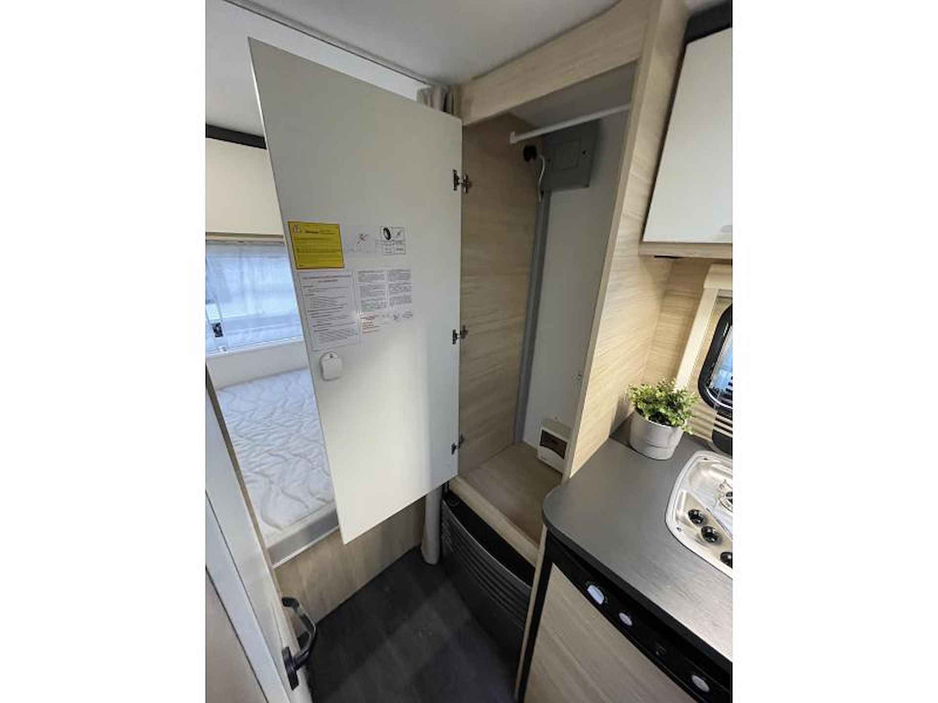 Caravelair Alba 426 Stapelbed | Voortent - 15/25