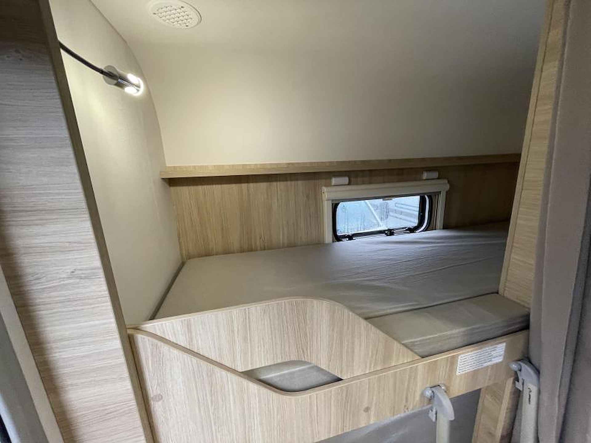 Caravelair Alba 426 Stapelbed | Voortent - 24/25