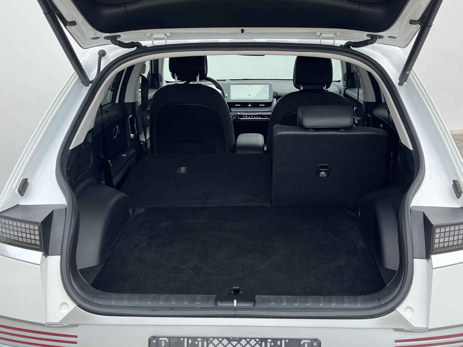 Hyundai IONIQ 5 Lounge 77 kWh / Trekhaak Afn. 1600kg Trekgewicht / Lederen bekleding / BOSE Audio / Rondomzichtcamera / Head-up display / Elektrische achterklep - 56/58