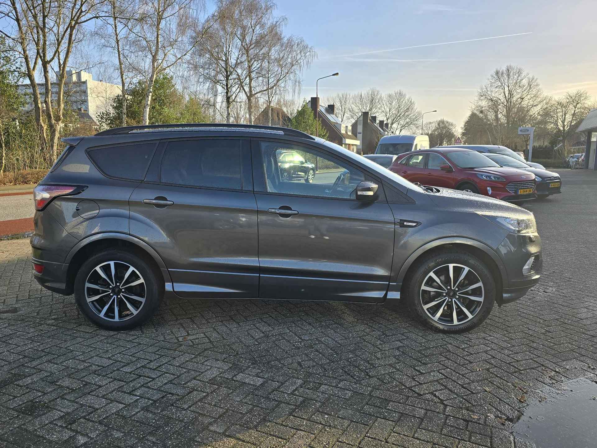 Ford Kuga 1.5 EcoBoost ST Line 150pk Wegklapbare Trekhaak | Elek Achterklep | Stoel/Stuur en Vooruit verwarming | Xenon - 2/25