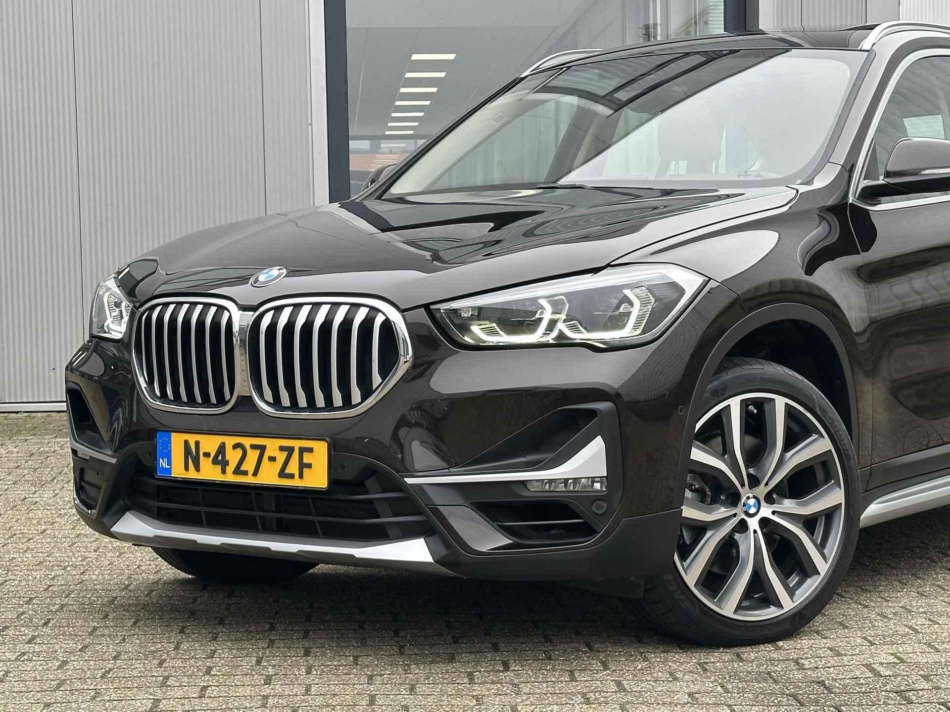 BMW X1 sDrive20i 178pk Business Edition Plus | Head-up/Leder/Sportstoel/Navi/Camera/19-inch - 14/59