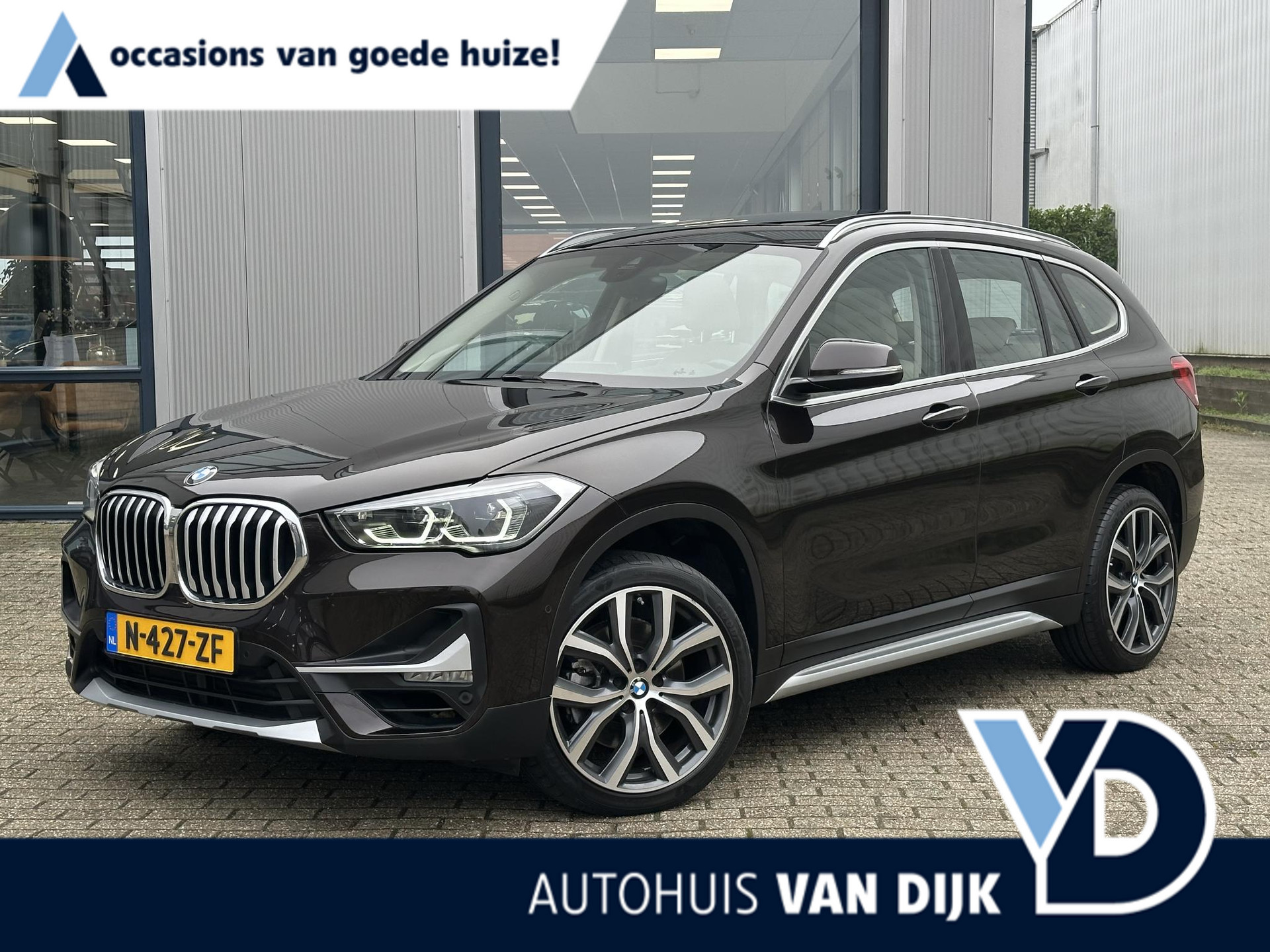 BMW X1 sDrive20i 178pk Business Edition Plus | Head-up/Leder/Sportstoel/Navi/Camera/19-inch