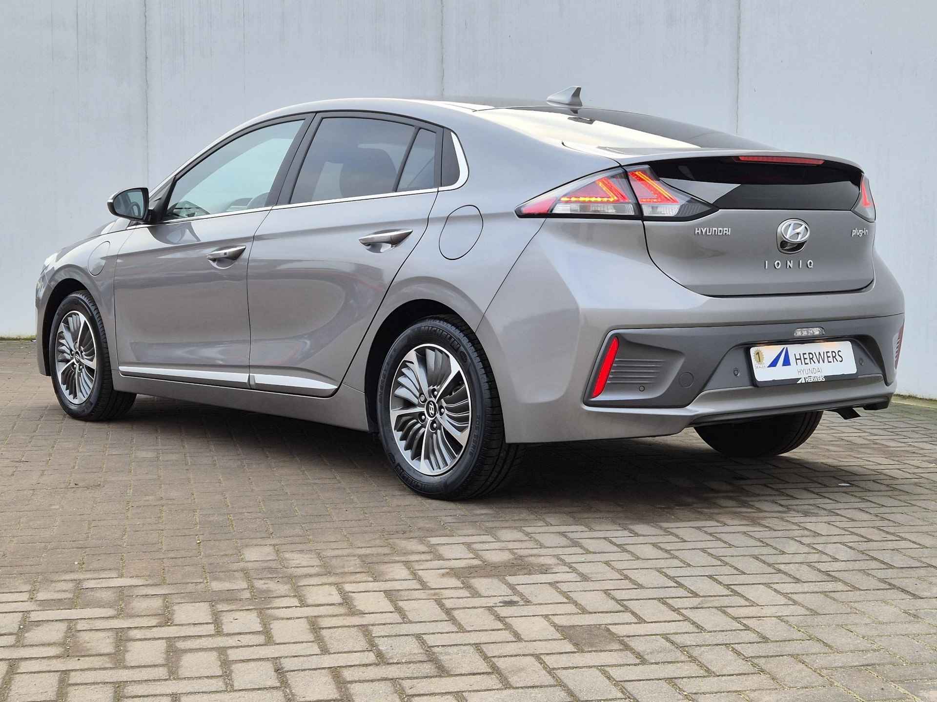 Hyundai IONIQ 1.6 GDi PHEV Comfort Automaat / Apple Carplay Android Auto / Achteruitrijcamera / Climate control / Keyless Entry/Start / Lichtmetalen wielen 16“ / - 23/50