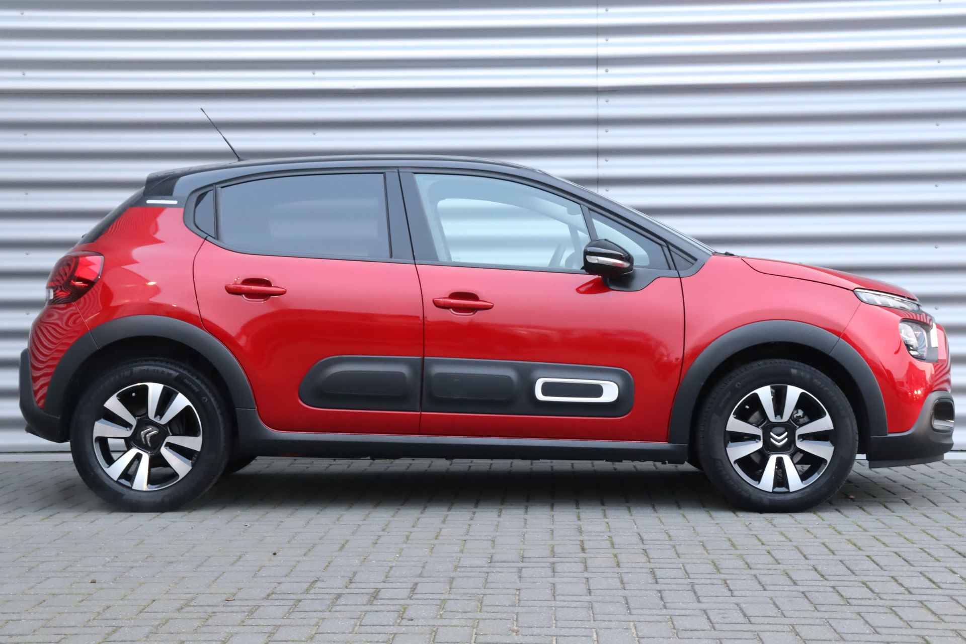 Citroën C3 1.2 PURETECH 83PK 5-DRS SHINE / NAVI / CLIMA / LED / PDC / 16" LMV / BLUETOOTH / CRUISECONTROL / 1E EIGENAAR / NIEUWSTAAT !! - 3/34