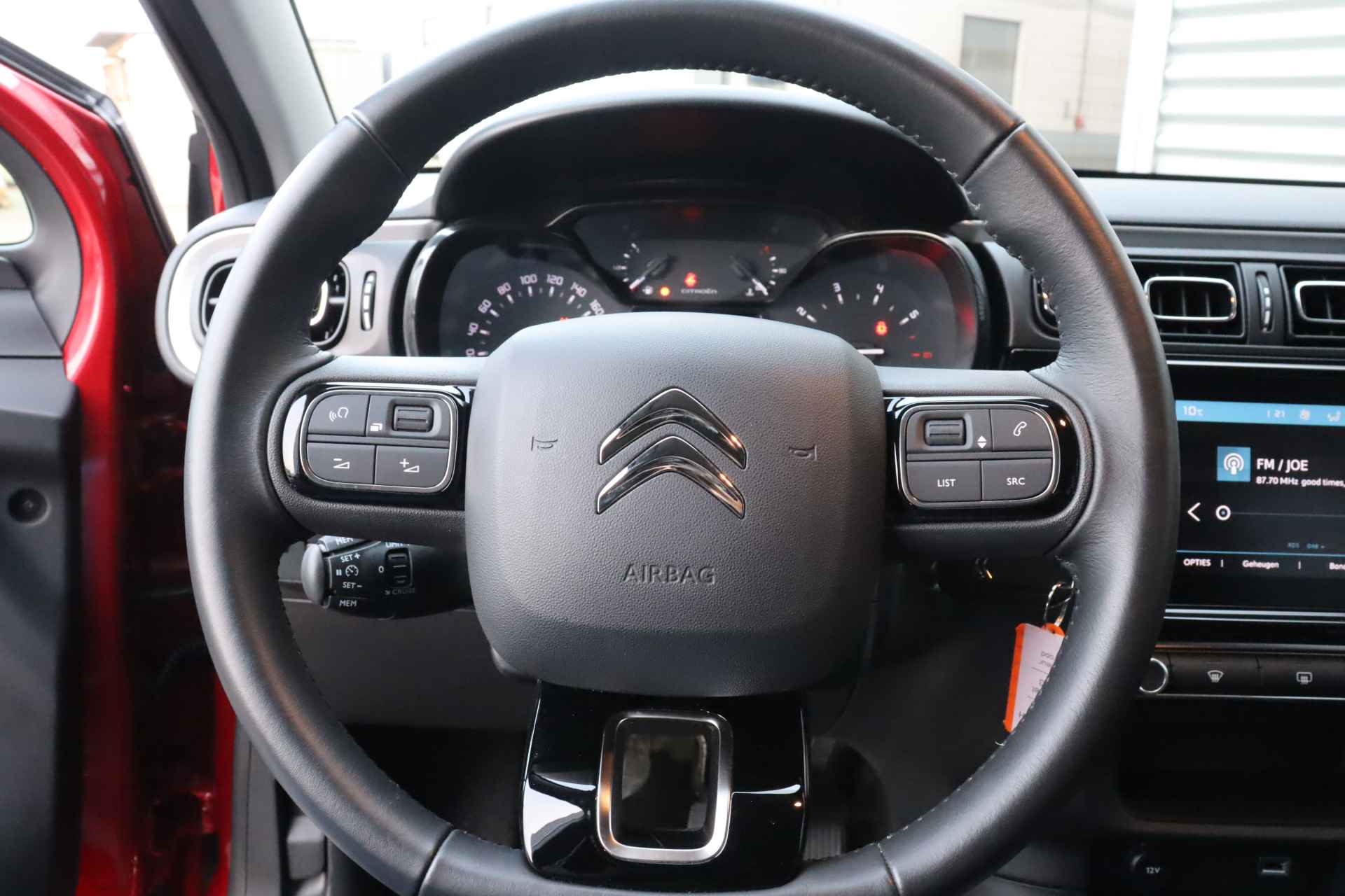 Citroën C3 1.2 PURETECH 83PK 5-DRS SHINE / NAVI / CLIMA / LED / PDC / 16" LMV / BLUETOOTH / CRUISECONTROL / 1E EIGENAAR / NIEUWSTAAT !! - 26/34