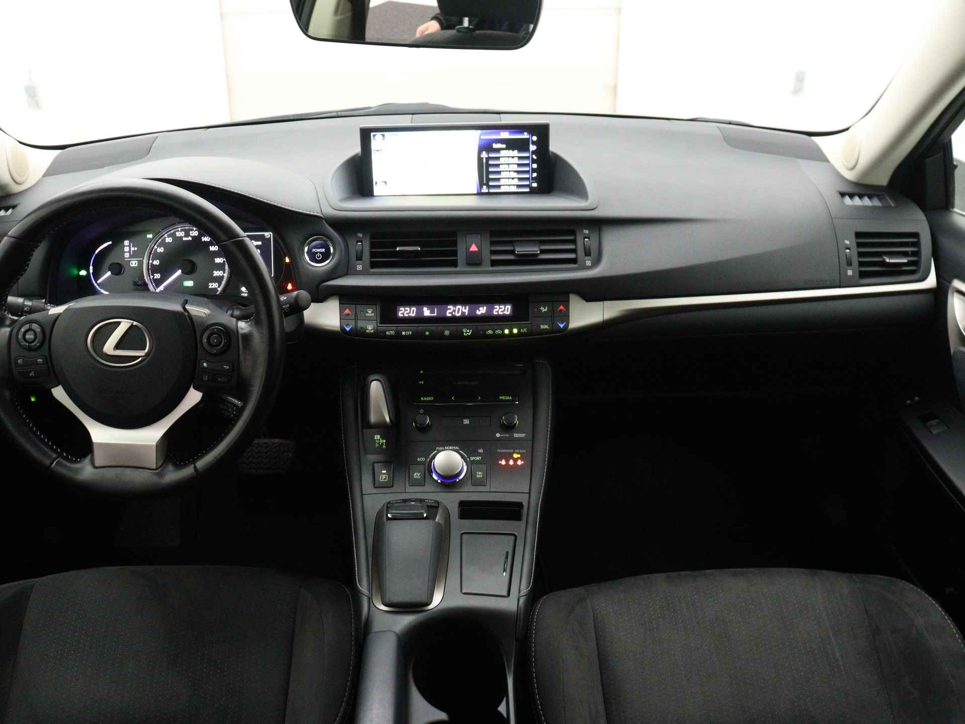 Lexus CT 200h Ultimate Edition | Navigatie | Camera | LM velgen | Cruise Control Adaptief | Climate Control | - 6/43