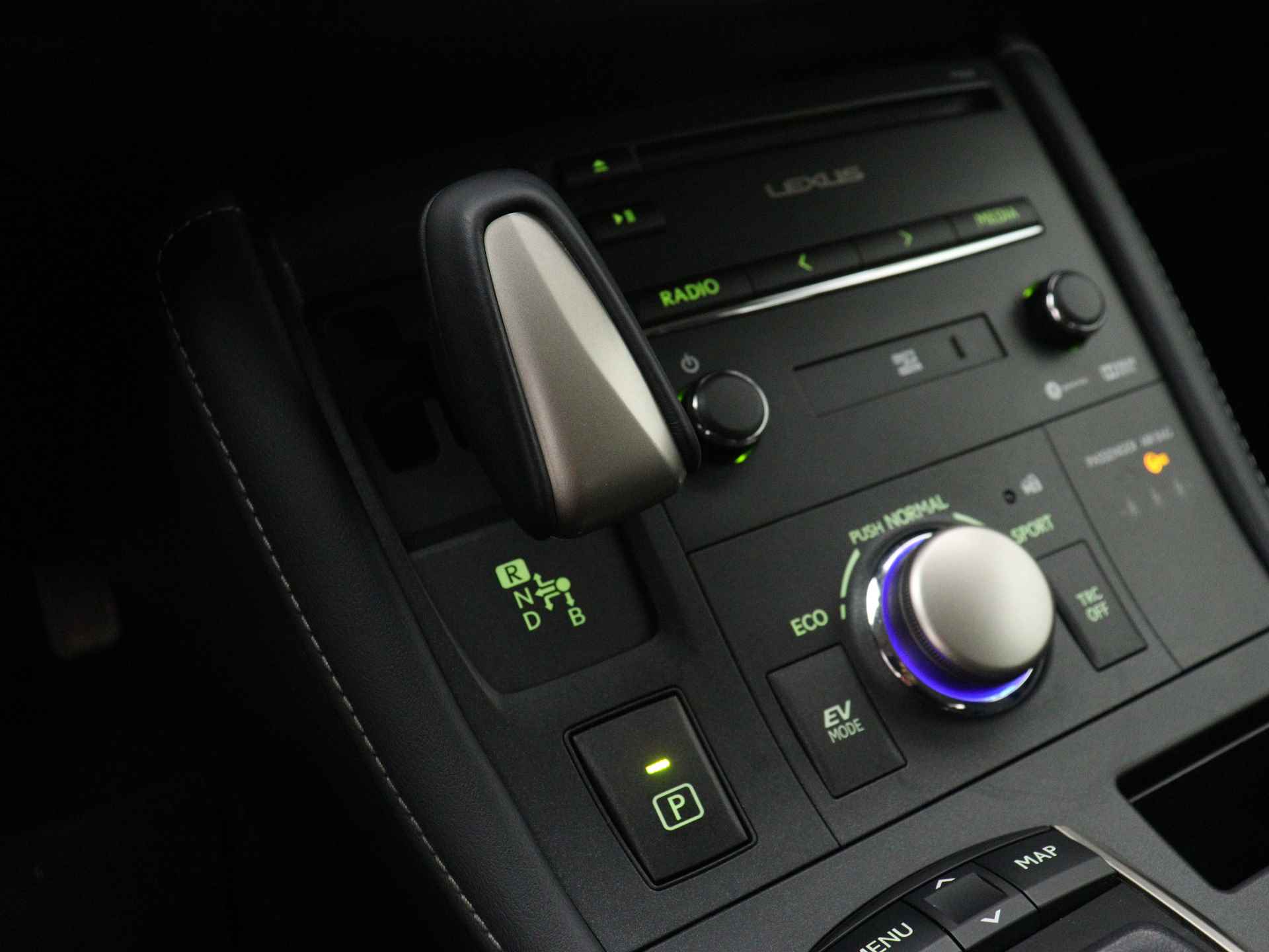 Lexus CT 200h Ultimate Edition | Navigatie | Camera | LM velgen | Cruise Control Adaptief | Climate Control | - 13/43