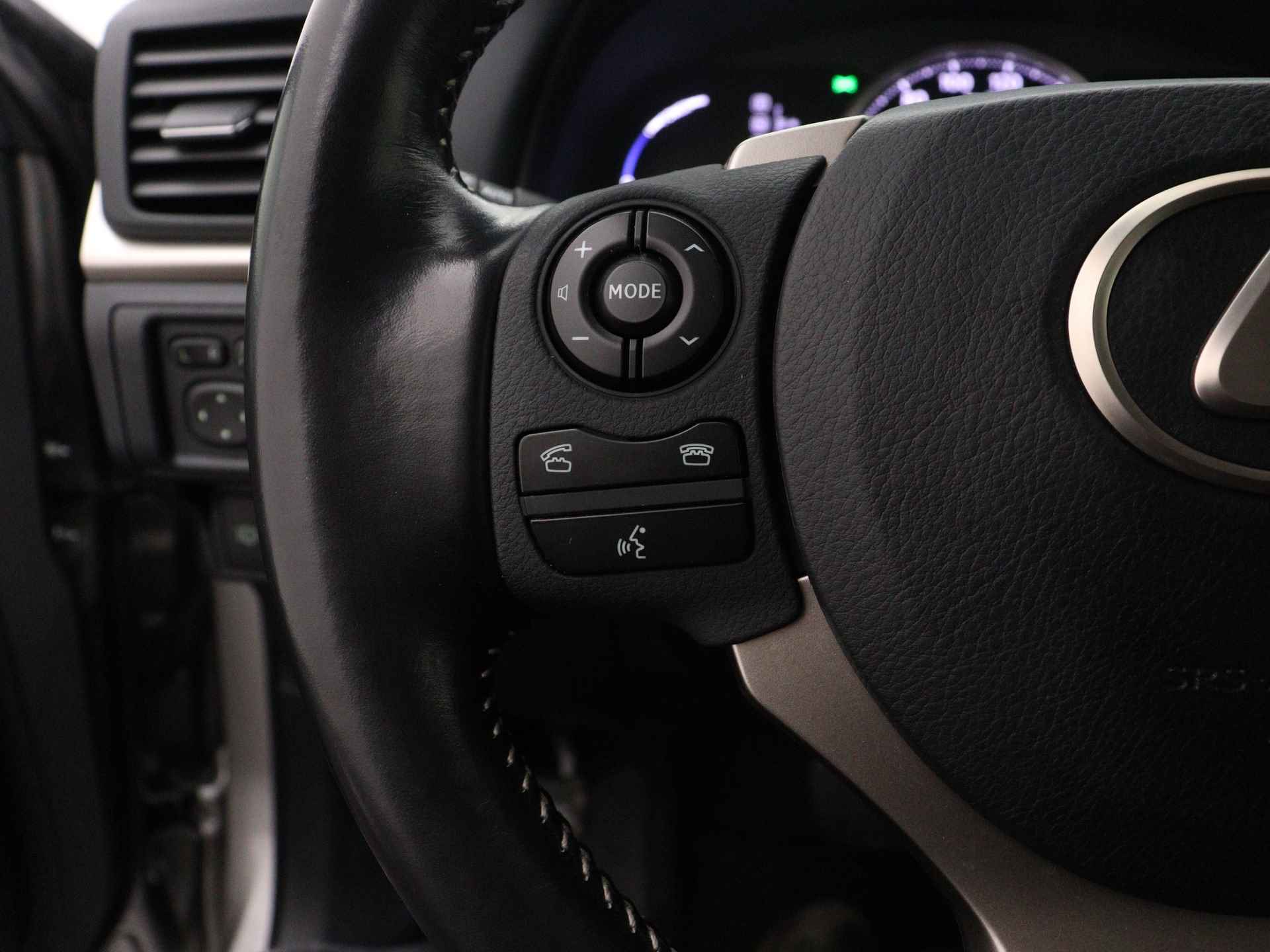 Lexus CT 200h Ultimate Edition | Navigatie | Camera | LM velgen | Cruise Control Adaptief | Climate Control | - 22/43