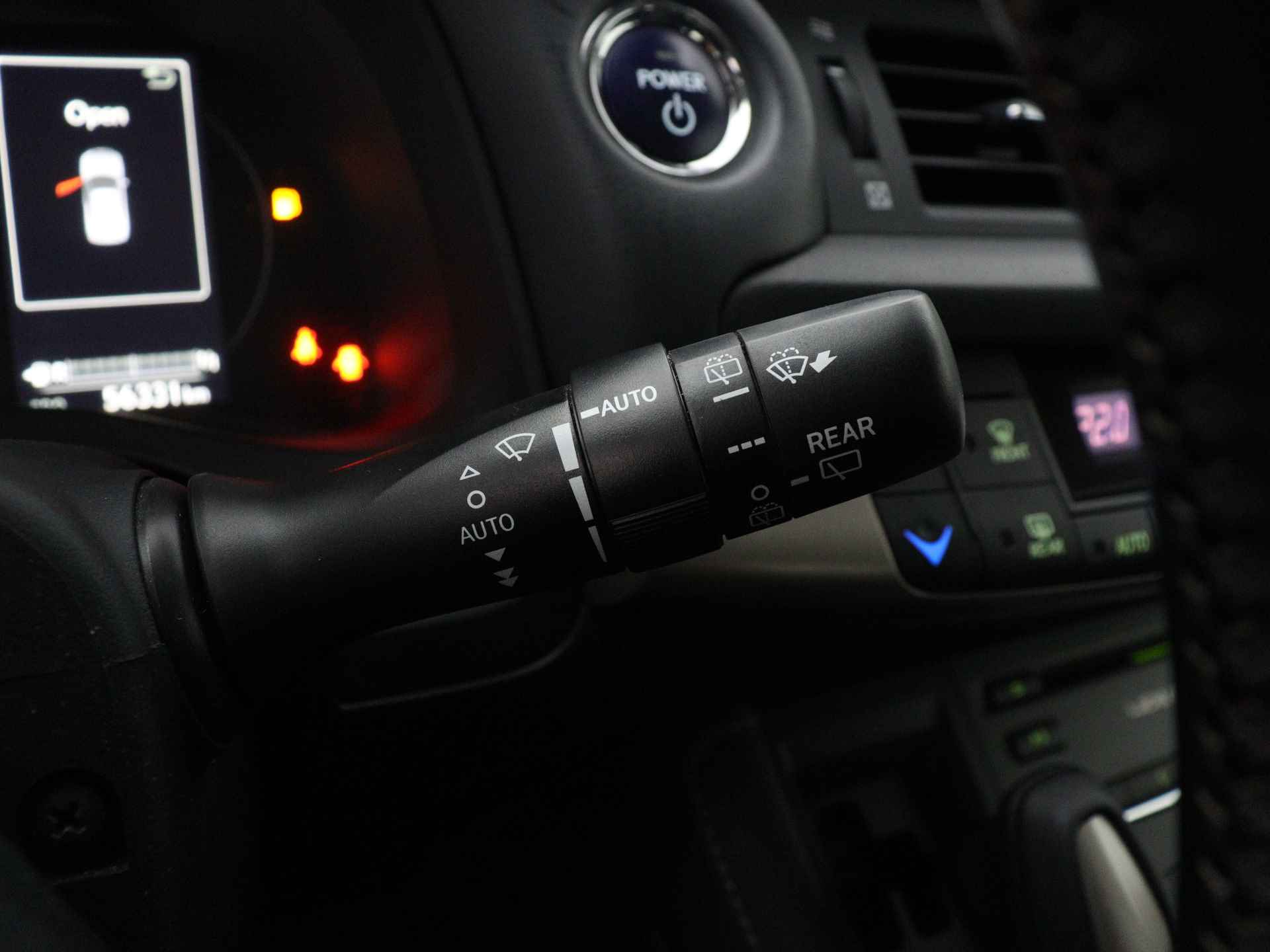 Lexus CT 200h Ultimate Edition | Navigatie | Camera | LM velgen | Cruise Control Adaptief | Climate Control | - 25/43