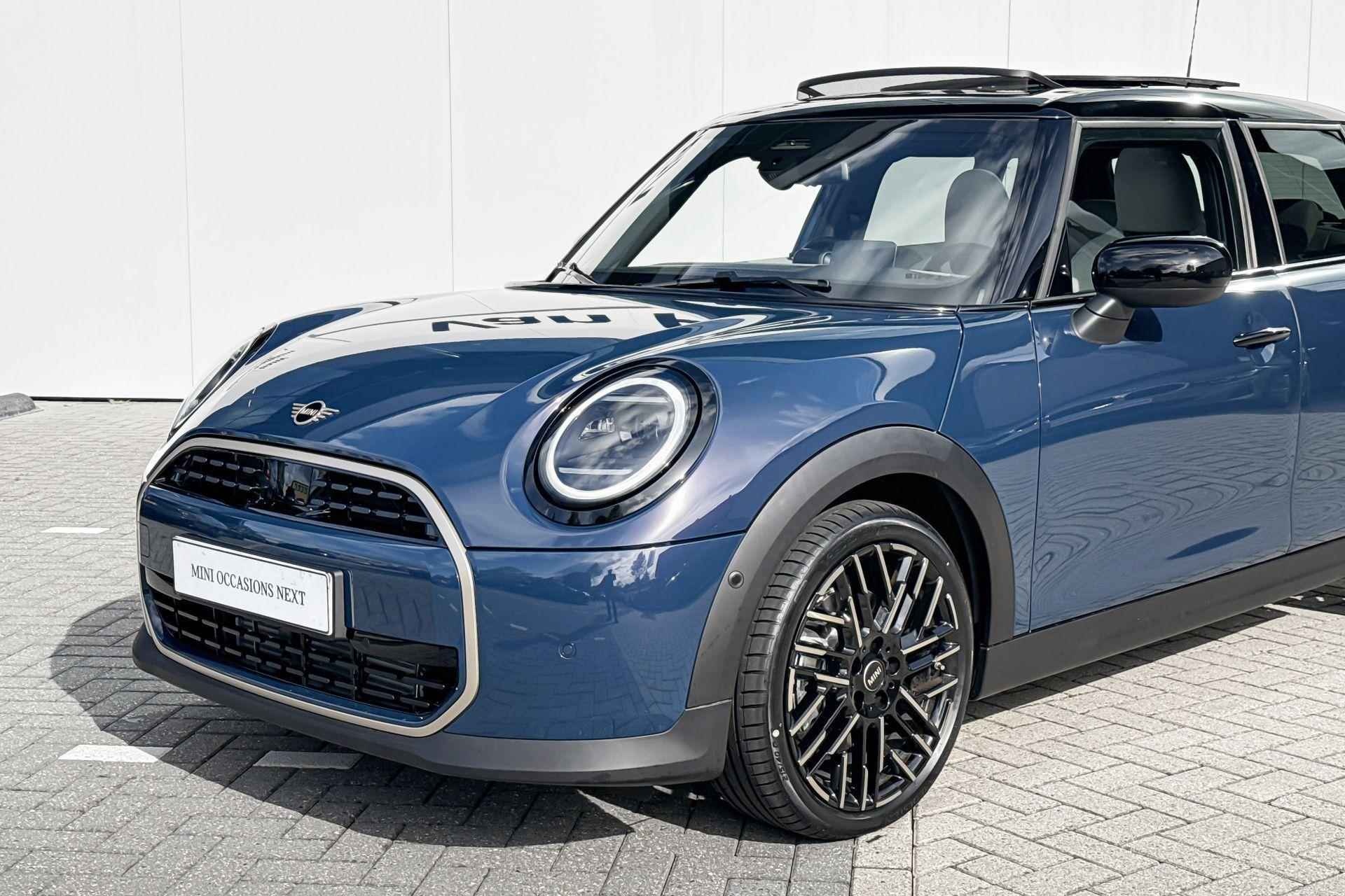 MINI 5-deurs Cooper C Favoured | Pakket M | Dak en spiegelkappen in Jetblack - 19/23