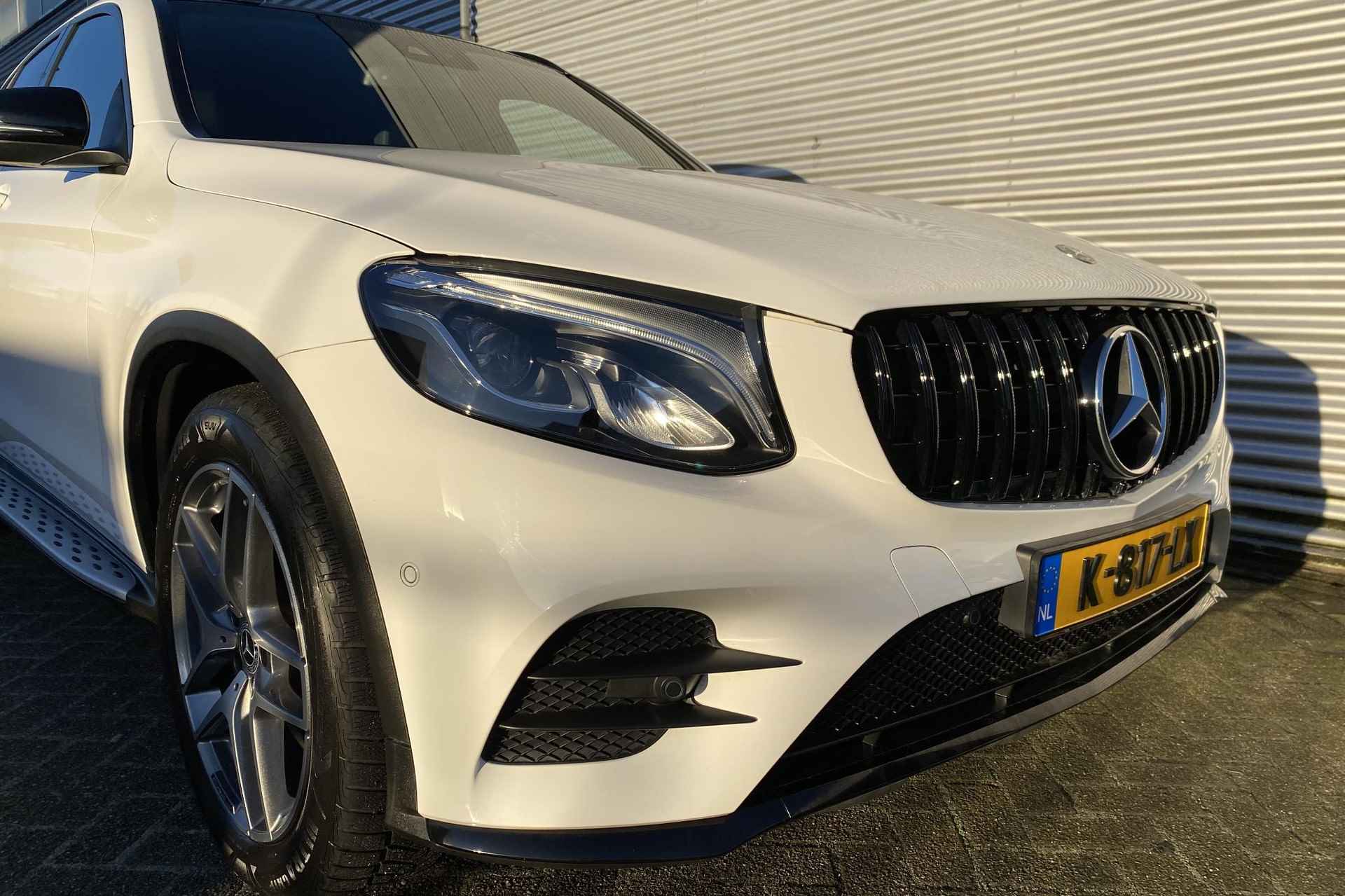 Mercedes-Benz GLC GLC 250 Automaat 4MATIC Business Solution AMG | Panoramadak | Sfeerverlichting | Stoelverwarming | Parktronic | LED | Trekhaak | Spiegelpakket - 3/44