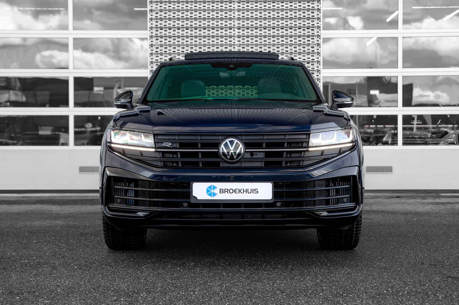 Volkswagen Touareg - 2/45