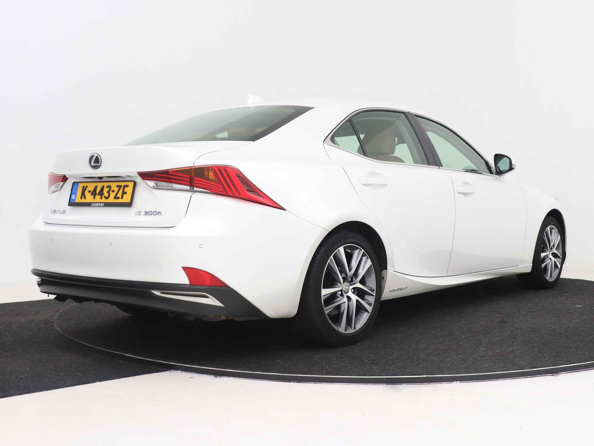 Lexus IS 300h Hybrid Business Line Pro | Leer | Stoelverwarming | Premium Navigatie | Safety System+ | - 3/45