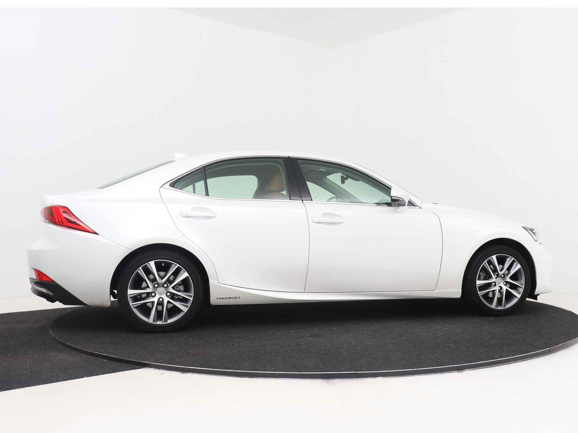 Lexus IS 300h Hybrid Business Line Pro | Leer | Stoelverwarming | Premium Navigatie | Safety System+ | - 13/45