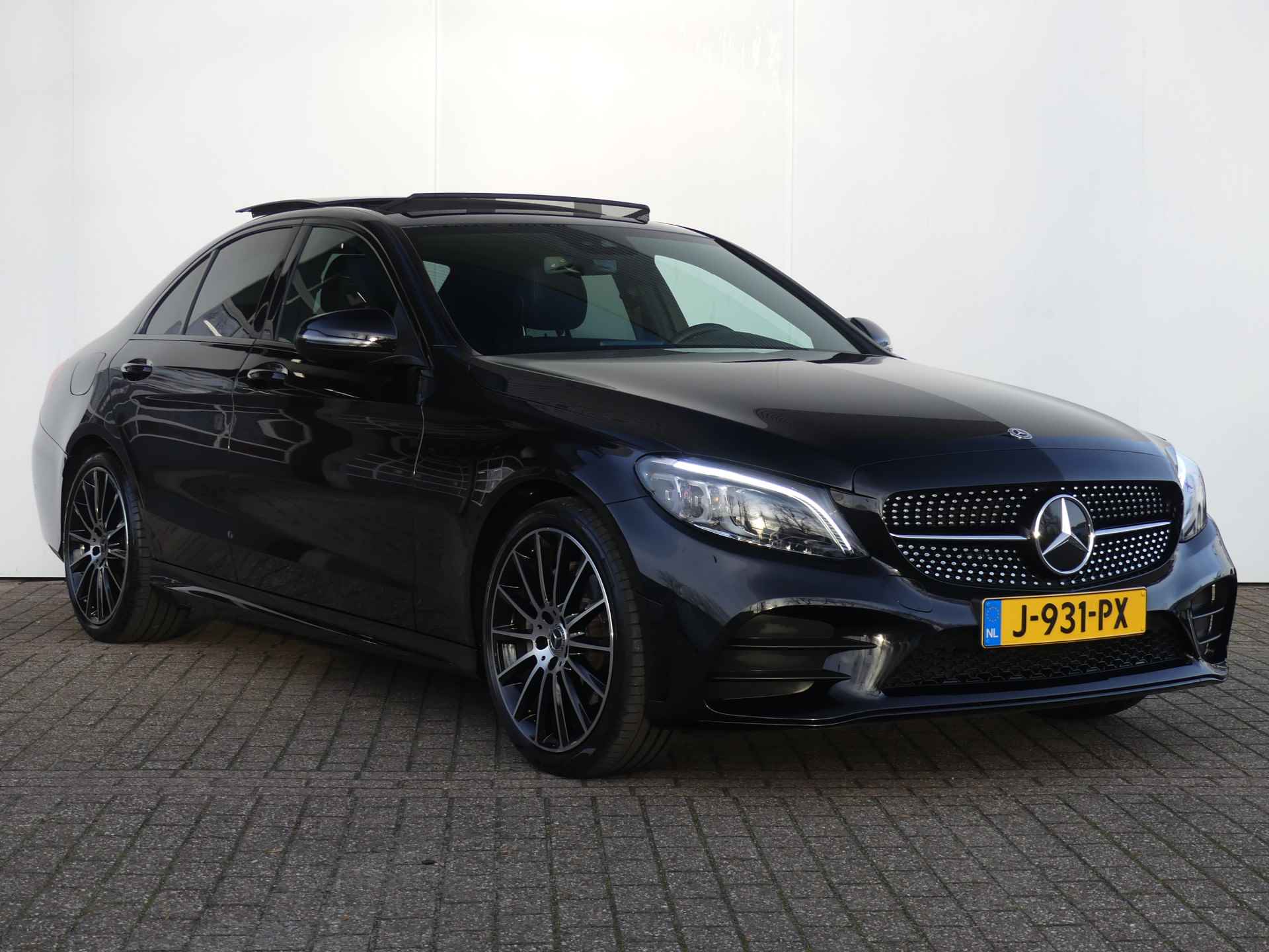 Mercedes-Benz C-Klasse 180 Premium Pack | PANORAMADAK | 19'' LMV | LEDER | AMG-STYLING | NAVI | CAMERA | - 5/39