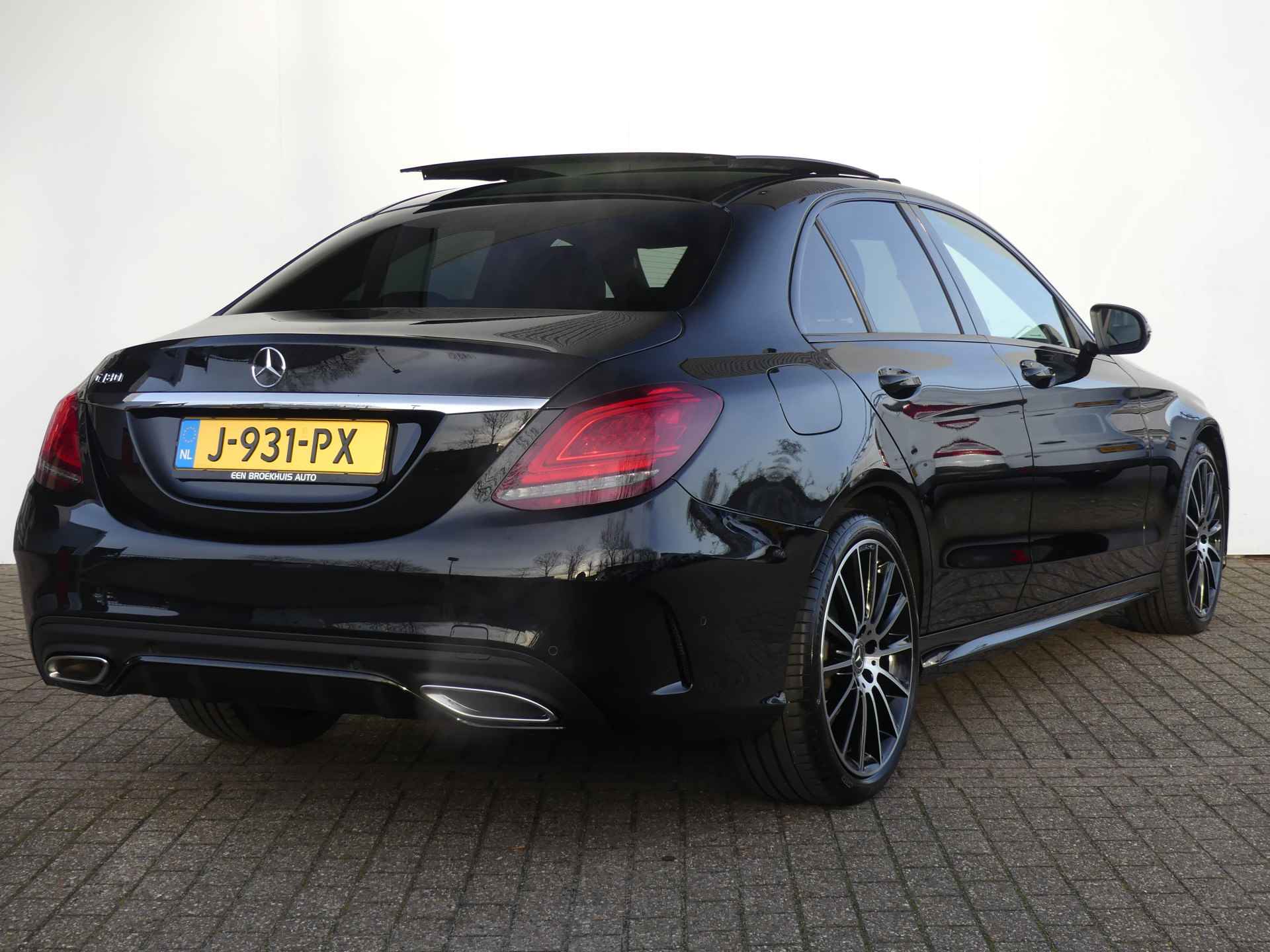 Mercedes-Benz C-Klasse 180 Premium Pack | PANORAMADAK | 19'' LMV | LEDER | AMG-STYLING | NAVI | CAMERA | - 6/39