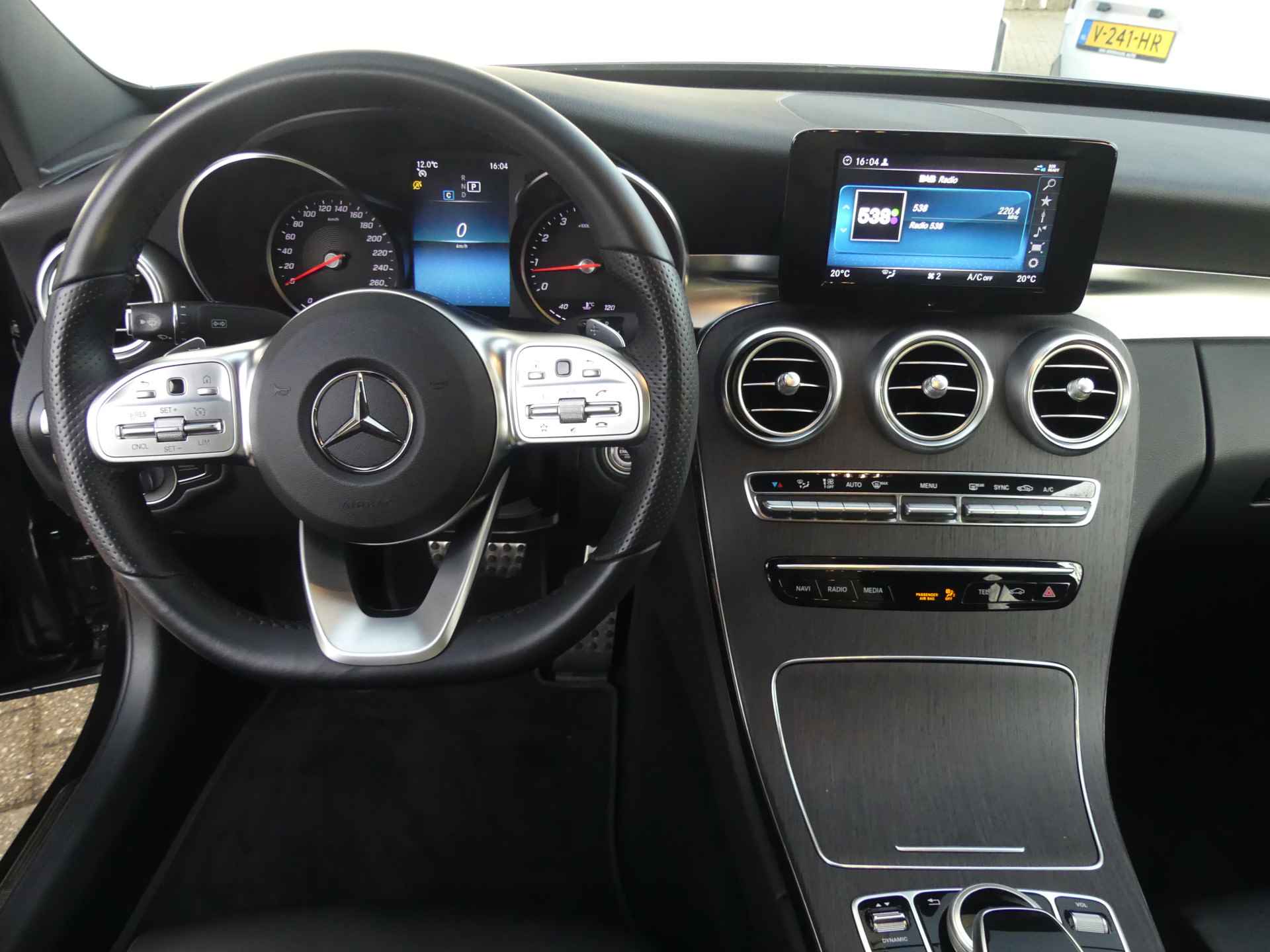 Mercedes-Benz C-Klasse 180 Premium Pack | PANORAMADAK | 19'' LMV | LEDER | AMG-STYLING | NAVI | CAMERA | - 8/39