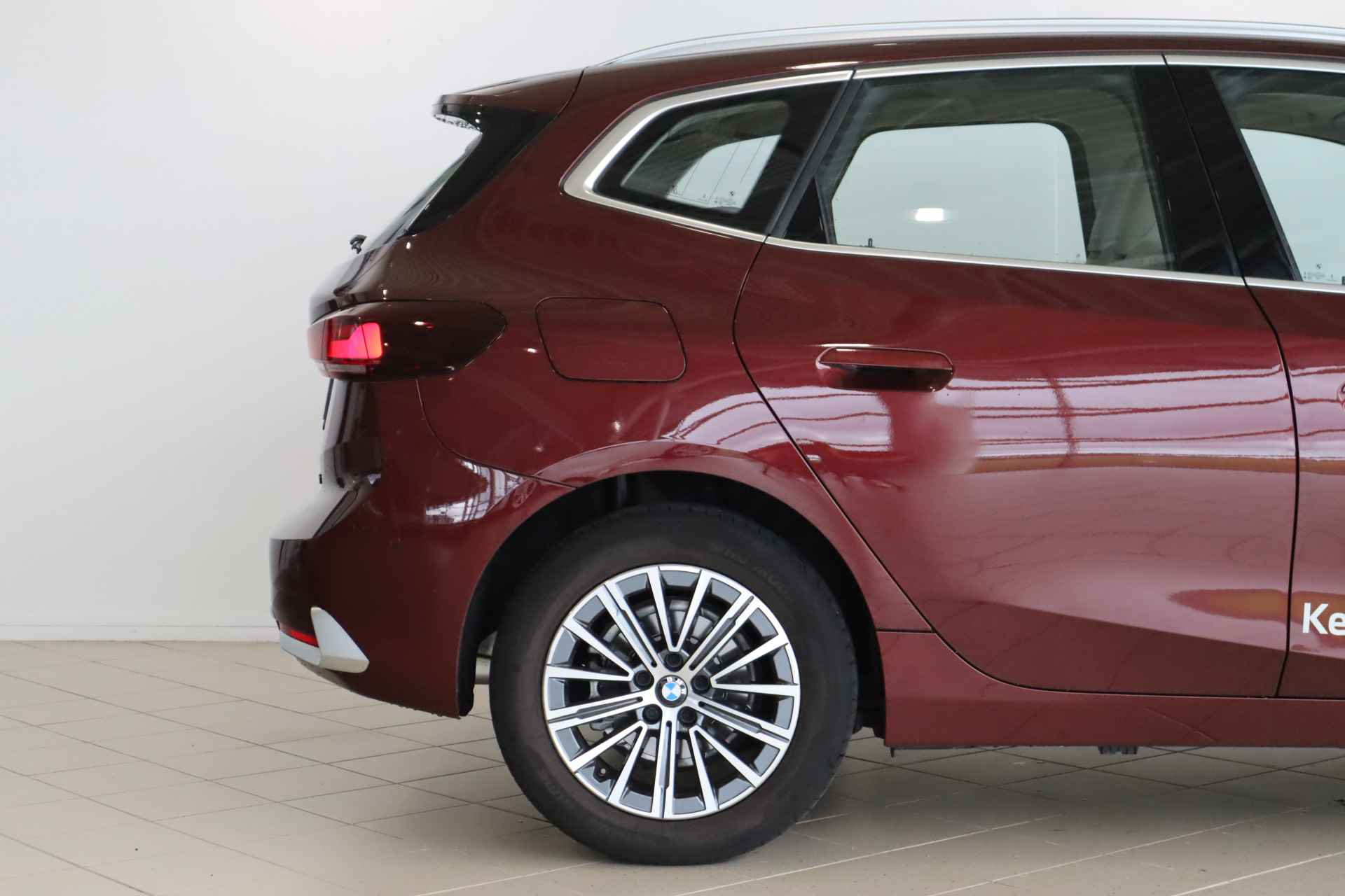 BMW 2 Serie Active Tourer 218i  Luxury-Line / DAB / Camera / Stuurwielverwarming - 26/27