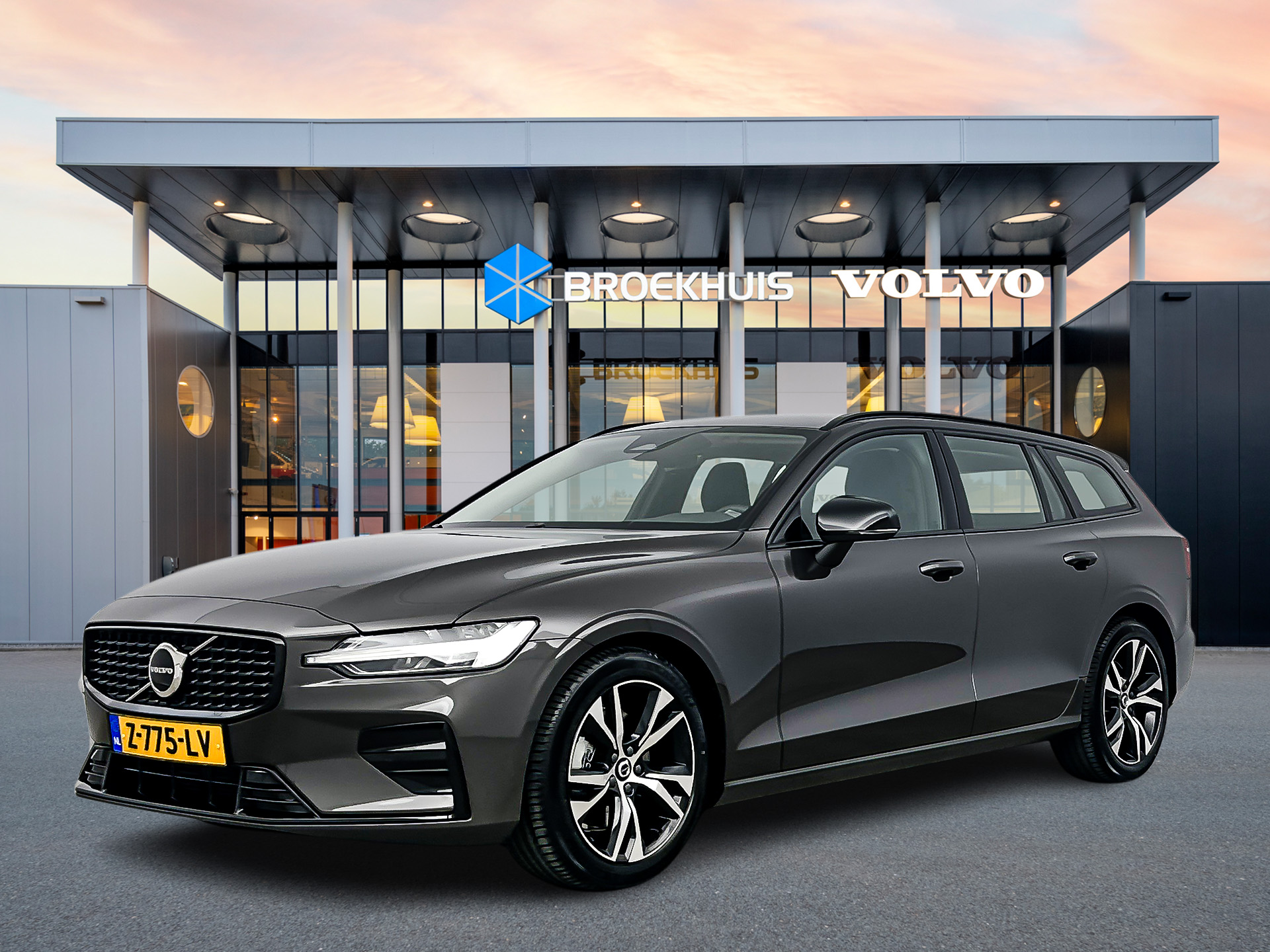 Volvo V60 B4 Plus Dark | Trekhaak | Elektrische stoelen | Adaptieve cruise | BLIS | Stoel- stuur- achterbankverwarming