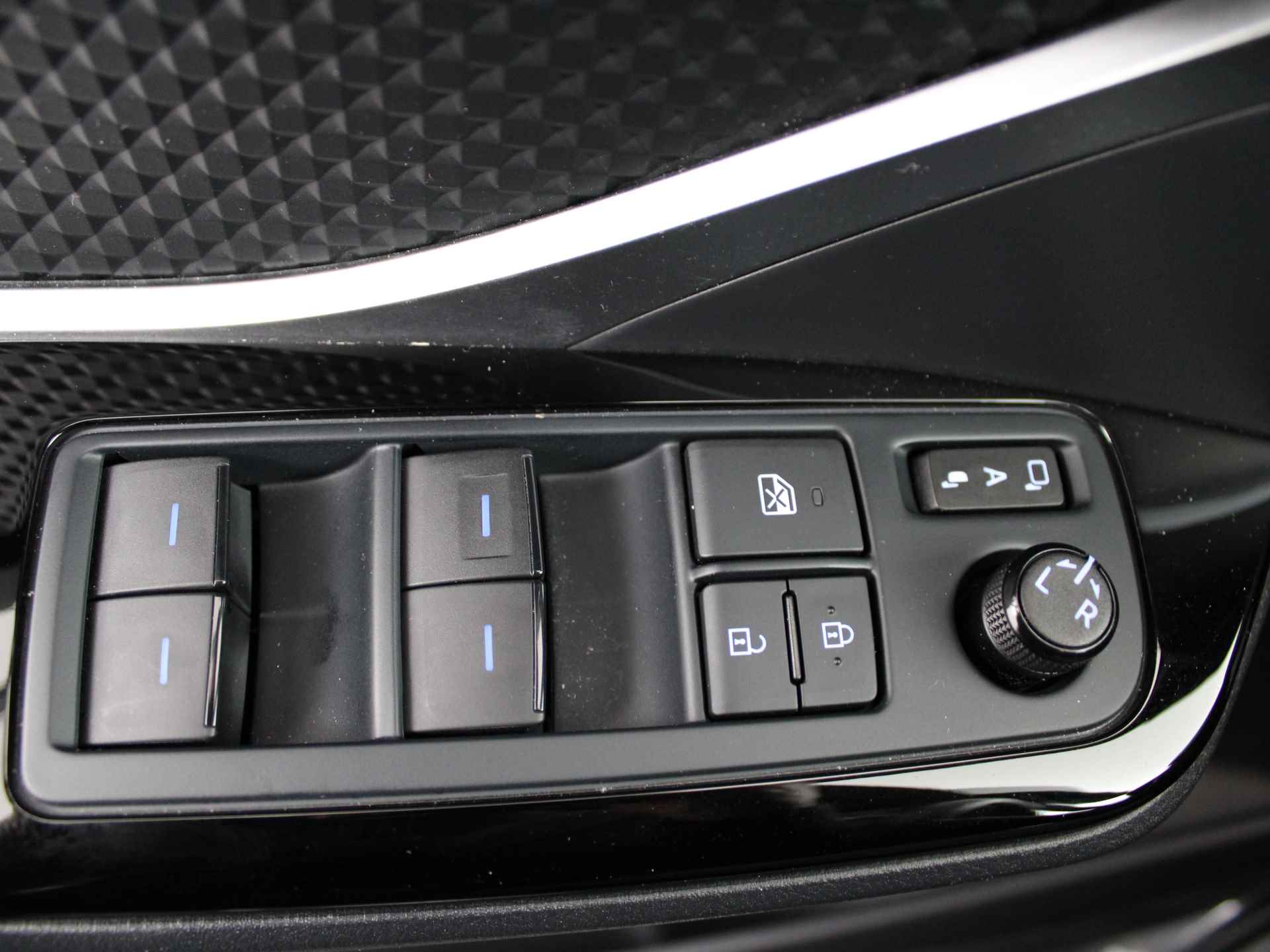 Toyota C-HR 1.8 Hybrid GR-Sport | Blind Spot | Adap. Cruise Control | Stoelverwarming | Elek. bestuurdersstoel verkocht ovb financiering MB - 34/48