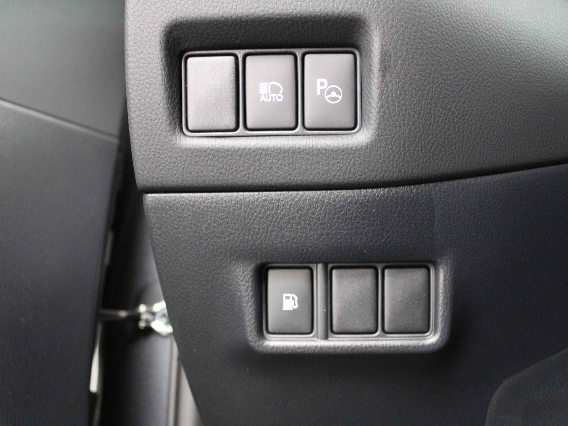 Toyota C-HR 1.8 Hybrid GR-Sport | Blind Spot | Adap. Cruise Control | Stoelverwarming | Elek. bestuurdersstoel verkocht ovb financiering MB - 36/48