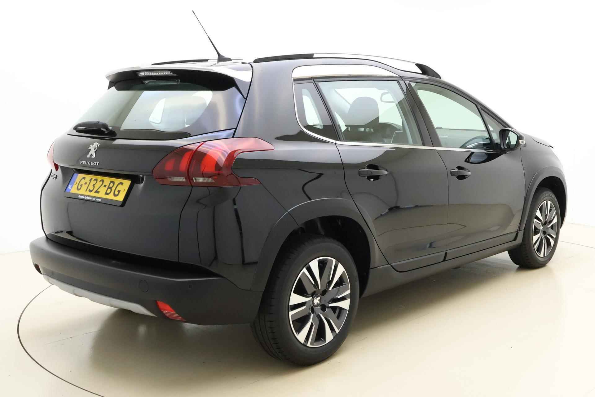 Peugeot 2008 1.2 PureTech Allure 110 PK | Handgeschakeld | Licht metalen velgen | Camera | Cruise Control | Navigatie | Climate Control | 1e eigenaar | Dealer onderhouden - 3/30