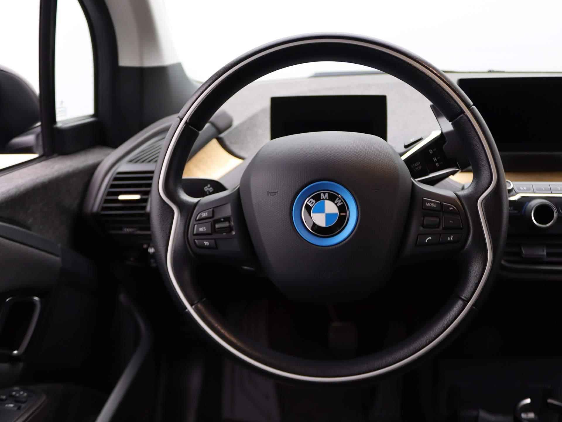 BMW i3 S Roadstyle Edition | Extra Getint Glas Achter | PDC Voor + Achter | Navigatie Professional | 20'' - 8/22