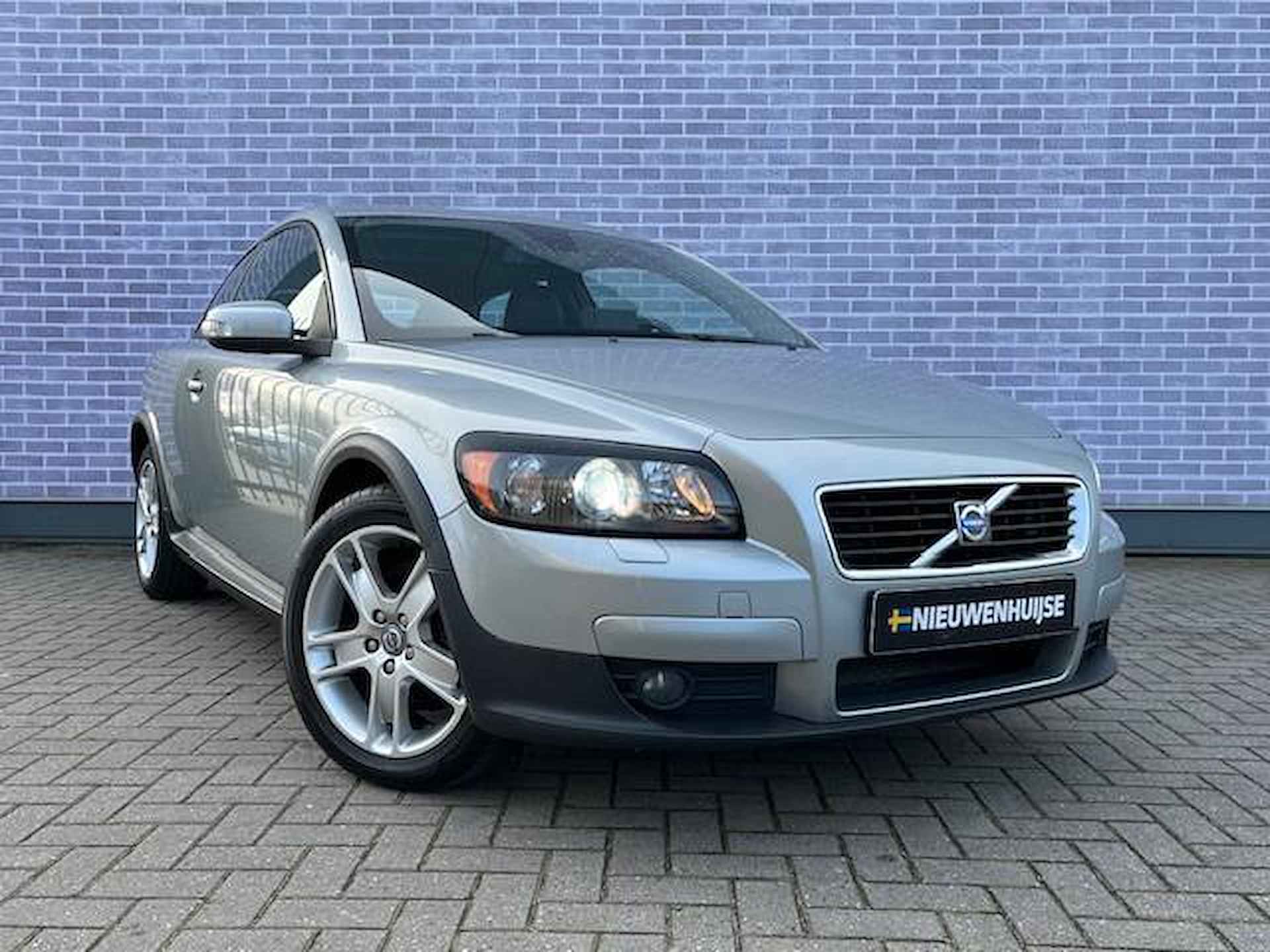 Volvo C30 2.0 Summum | Navi | Lederen Bekleding | Xenon | Stoelverwarming | Cruise Control | Schuif-/Kanteldak | Bluetooth | Trekhaak | Elek. Inkapbare Spiegels | 17" LM | Dealer Onderhouden - 5/9