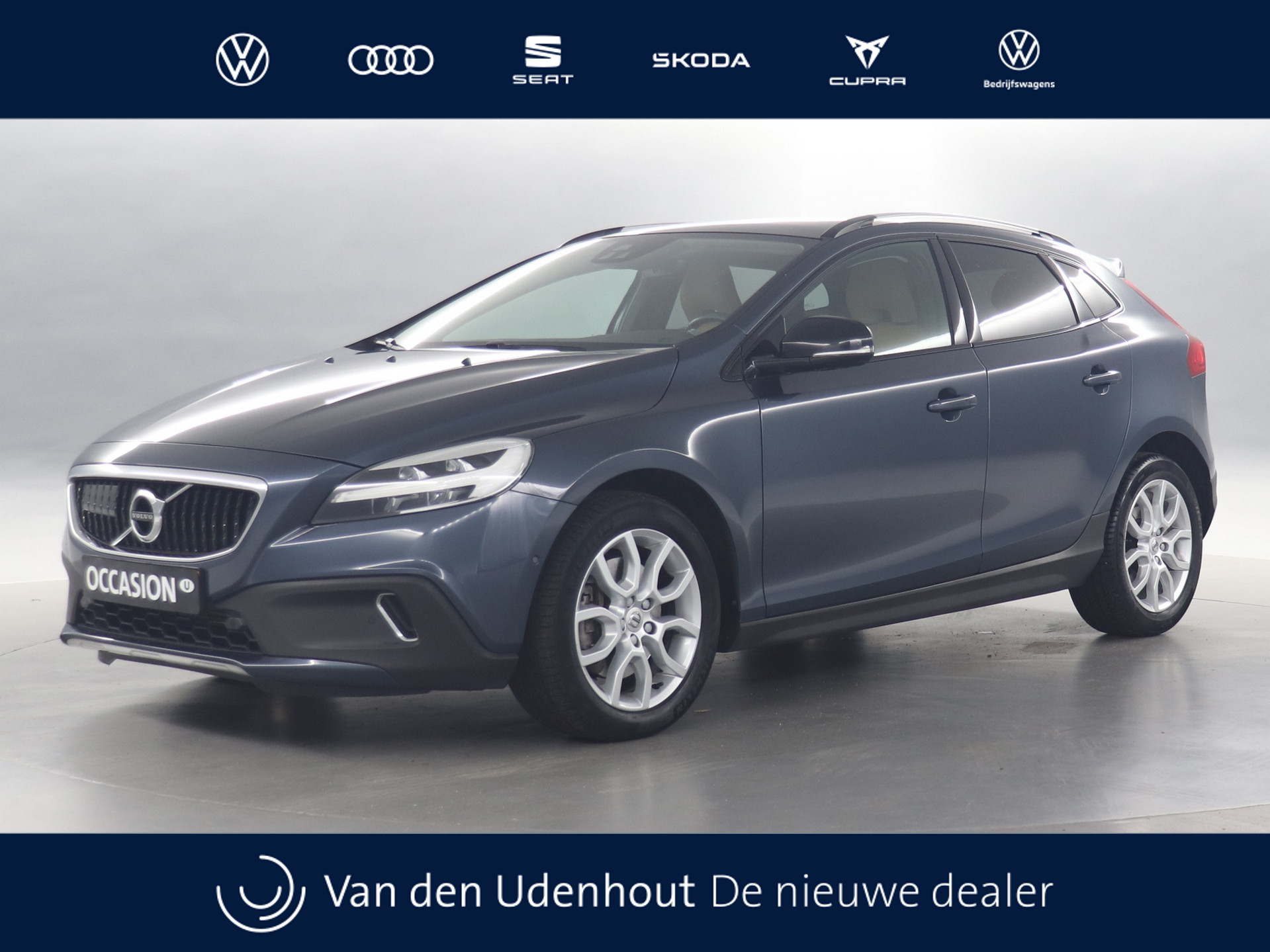 Volvo V40 Cross Country 1.5 T3 153pk Polar+ Luxury Automaat / Leder / Panoramadak / Stoelverwarming / Camera