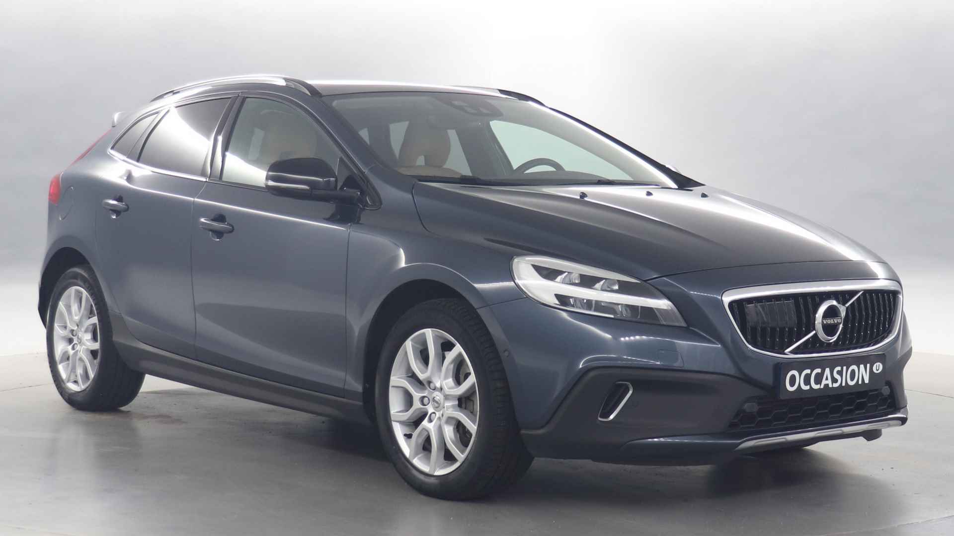 Volvo V40 Cross Country 1.5 T3 153pk Polar+ Luxury Automaat / Leder / Panoramadak / Stoelverwarming / Camera - 3/39