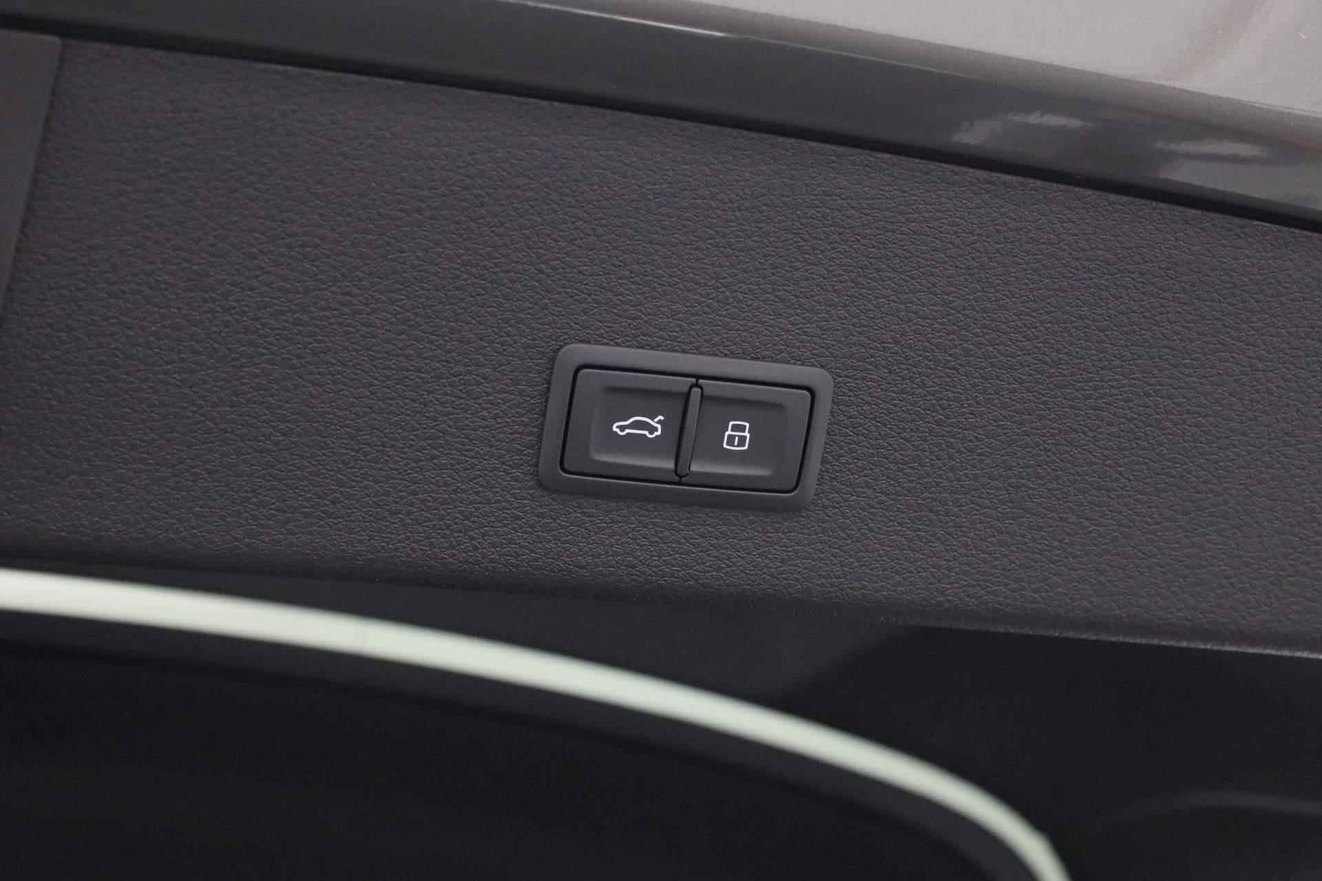 Audi Q8 Sportback e-tron S edition Competition 55 quattro 408pk | Bang & olufsen premium 3d | 22 inch velgen | Leder valcona met s-logo's - 47/48