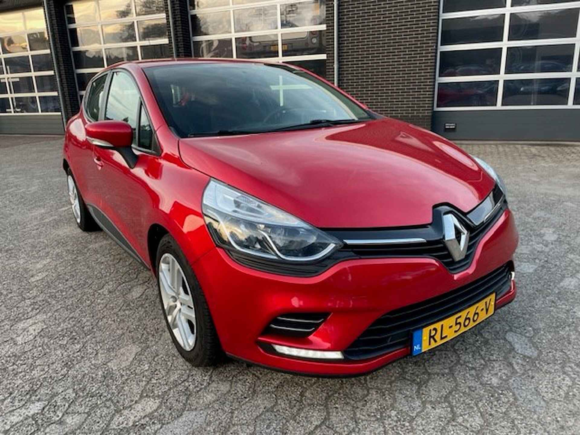 Renault Clio Energy TCe 90pk ECO2 S&S / Navi - 9/27