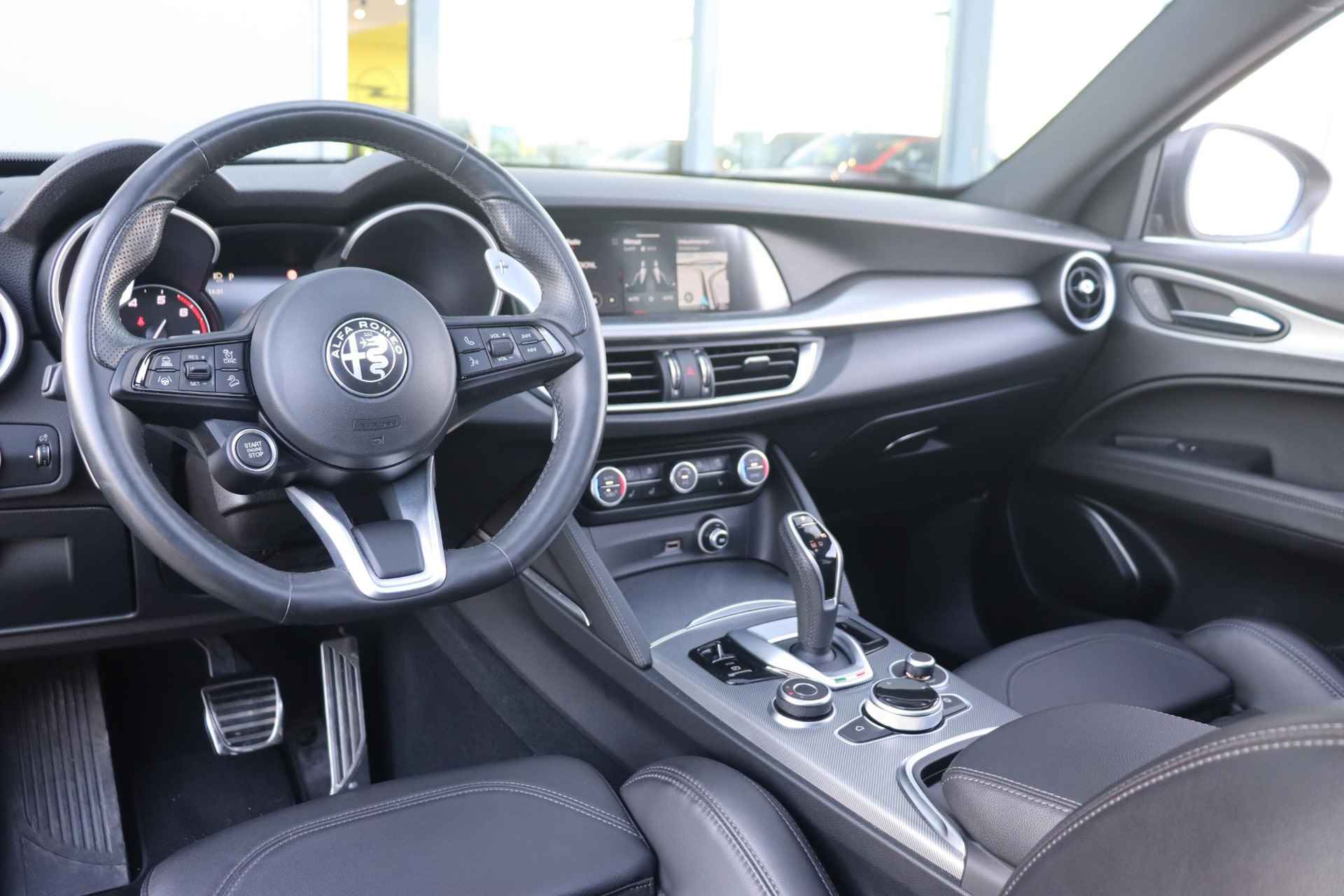 Alfa Romeo Stelvio 2.0T AWD / Navi / Panoramadak / Adaptive cruise / Sportstoelen / 20'' velgen - 3/56