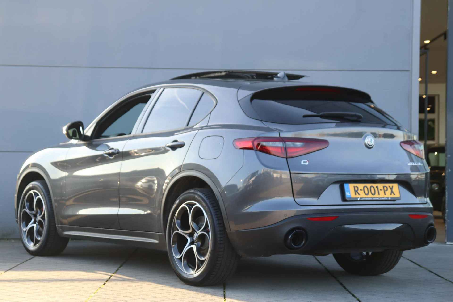 Alfa Romeo Stelvio 2.0T AWD / Navi / Panoramadak / Adaptive cruise / Sportstoelen / 20'' velgen - 4/56