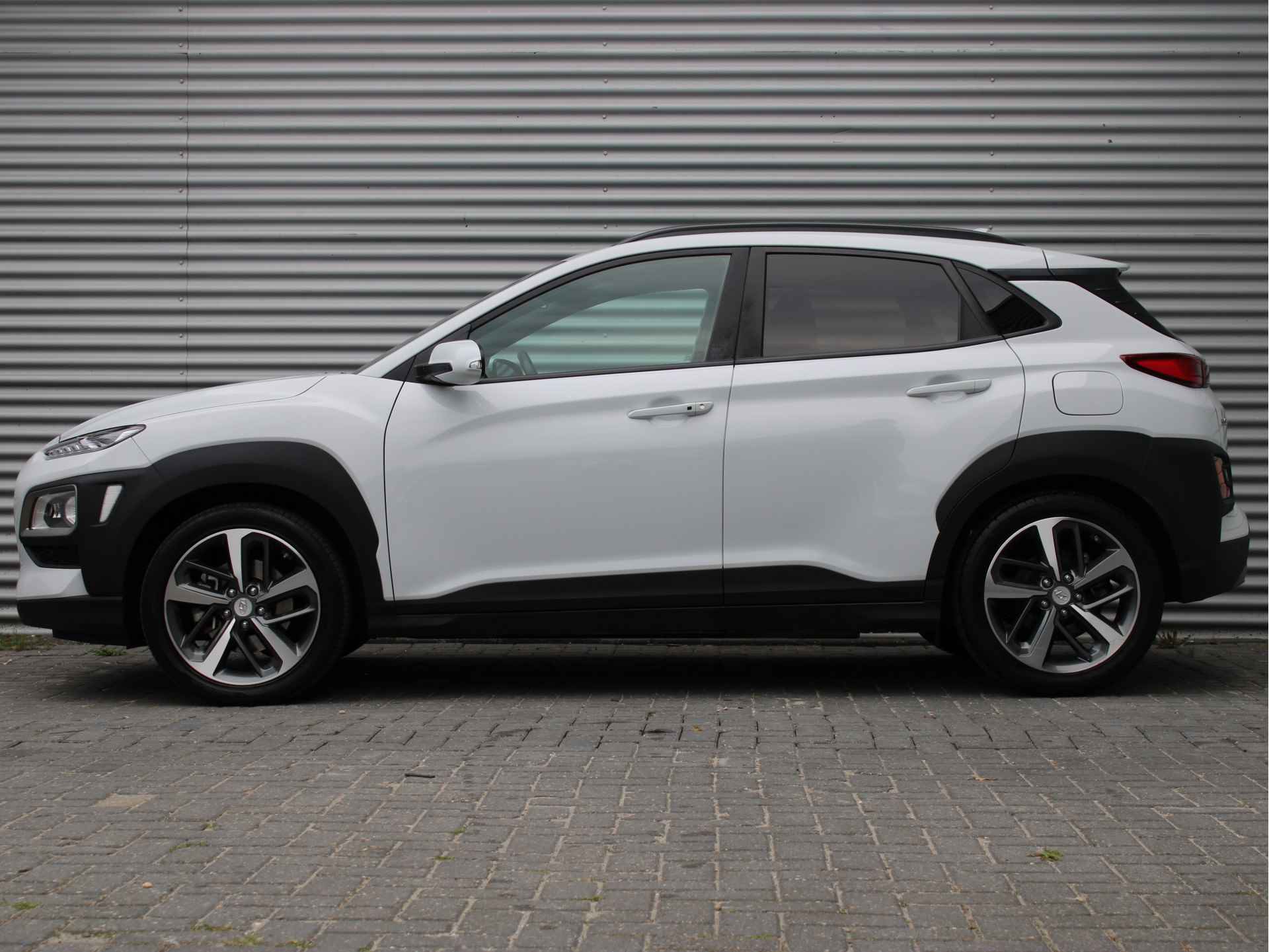 Hyundai KONA 1.0 T-GDI Fashion Design 120pk | Navigatie | Stuur/Stoelverwarming | HeadUp-Display | Achteruitrijcamera | Climate Control | Lan - 3/33