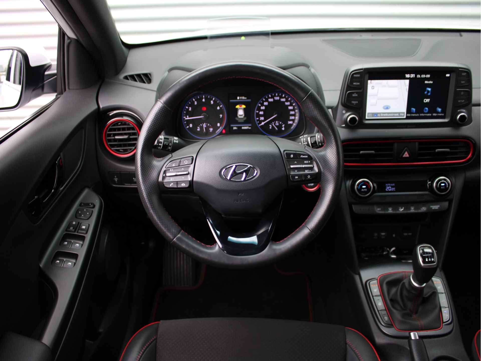 Hyundai KONA 1.0 T-GDI Fashion Design 120pk | Navigatie | Stuur/Stoelverwarming | HeadUp-Display | Achteruitrijcamera | Climate Control | Lan - 18/33