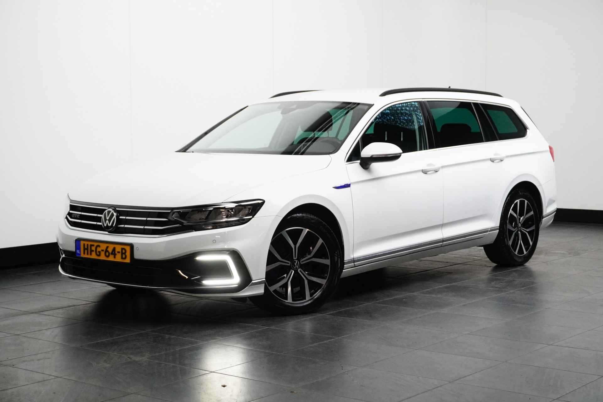 Volkswagen Passat Variant 1.4 TSI PHEV GTE Business | Zwenkbare Trekhaak | Carplay | Stoelverwarming