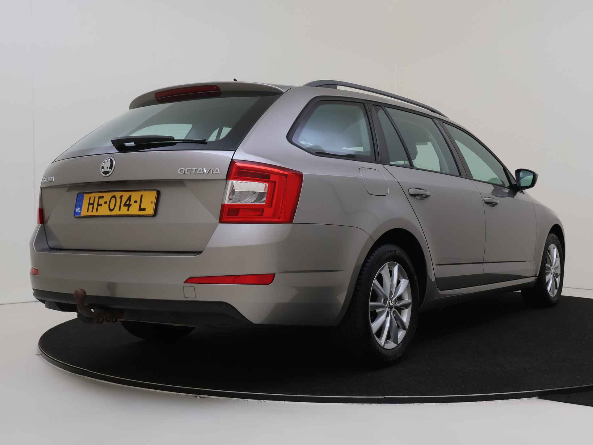 Škoda Octavia Combi 1.2 TSI Greentech Ambition Businessline | Navigatie | Trekhaak | Stoelverwarming - 11/39