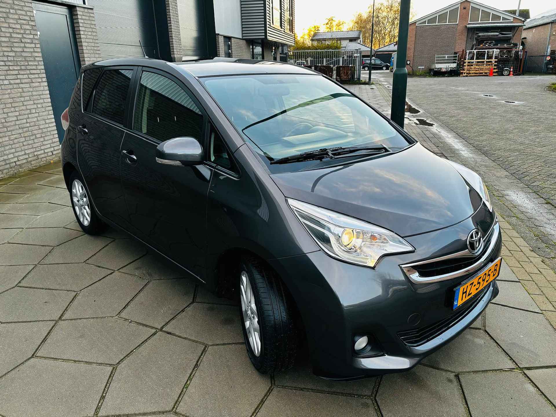 Toyota Verso-S 1.3 VVT-i Trend|AIRCO|HOGE Instap|veel ruimte en comfort| - 4/29