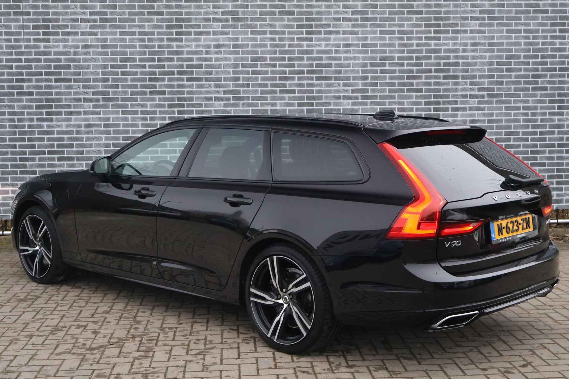 Volvo V90 2.0 T8 AWD R-Design | Trekhaak | Luchtvering | Harman/Kardon | Camera - 6/33