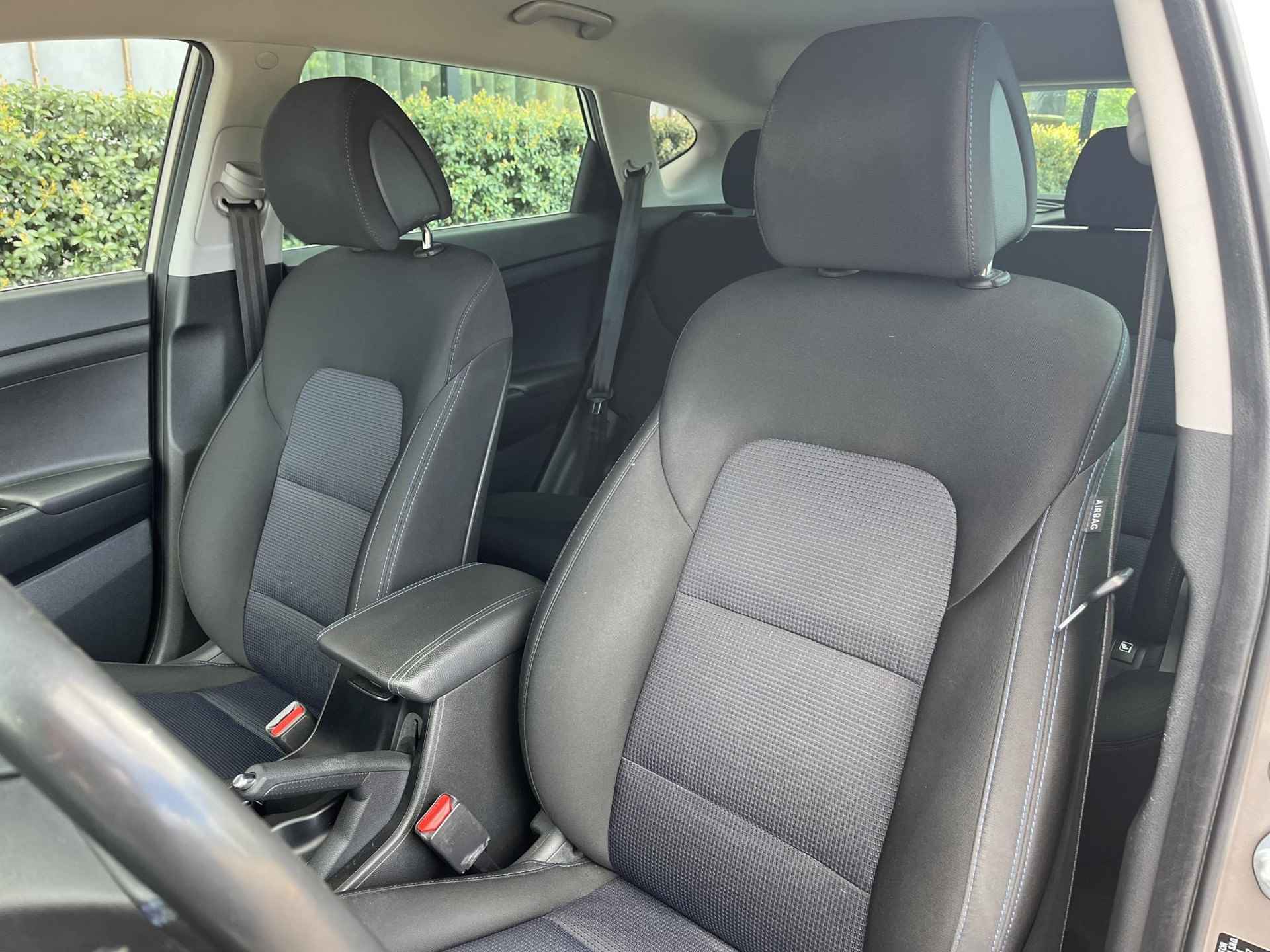 Hyundai Tucson 1.6 GDi 132 PK Comfort+ | Sidebars | Navigatie | Stoelverwarming voor & achter | Pdc+Camera | 18''Lmv Two-tone | - 13/41