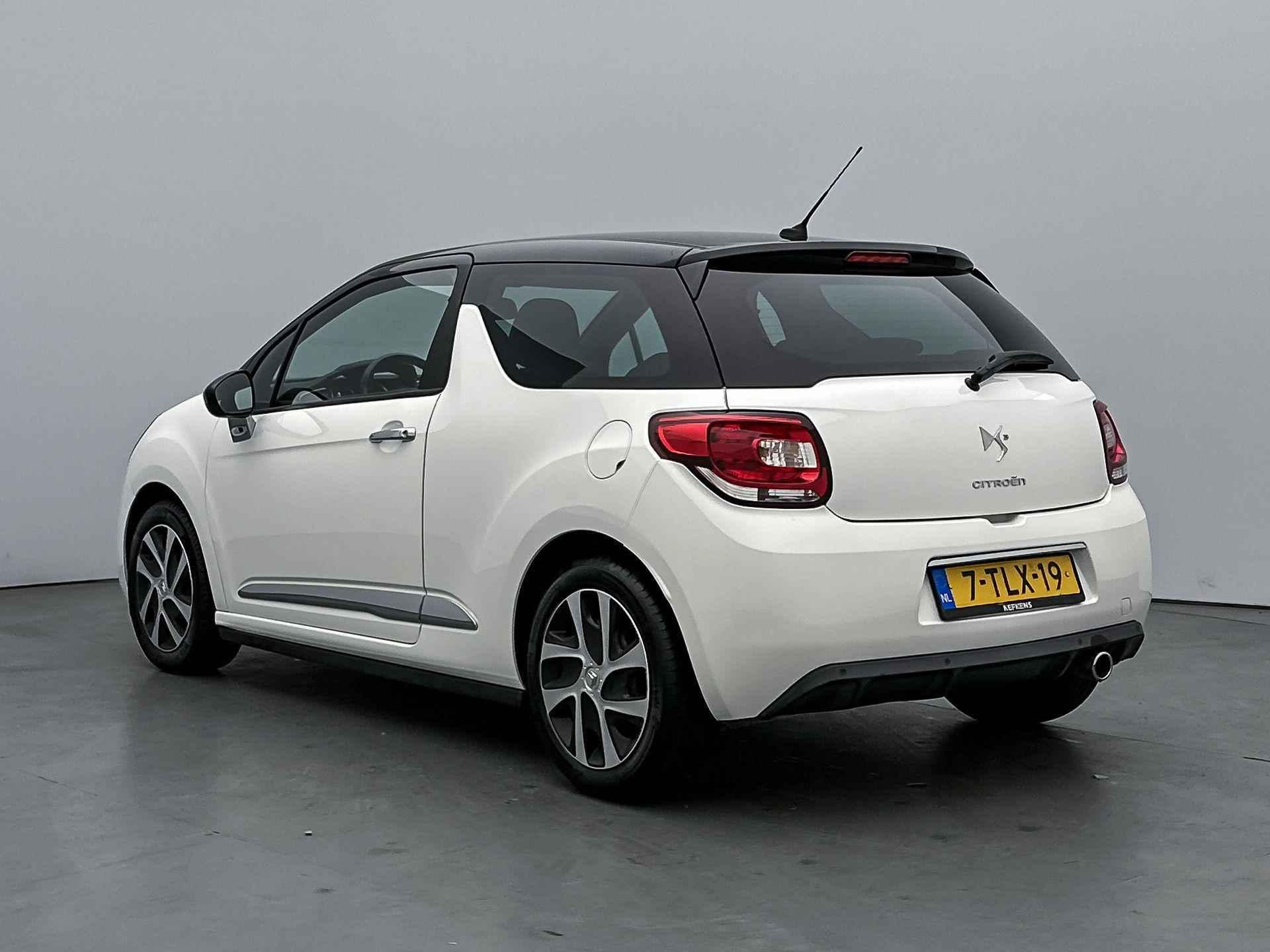 Citroen DS3 Business 82 pk | Navigatie | Parkeersensoren Achter | Sportonderstel | LED Dagrijverlichting | Elektrische Buitenspiegels Verstel -en Verwarmdbaar | Mistlampen Voor | Climate Control | Cruise Control | 16" Lichtmetalen Velgen | Apple Carplay/Android Auto | - 7/31