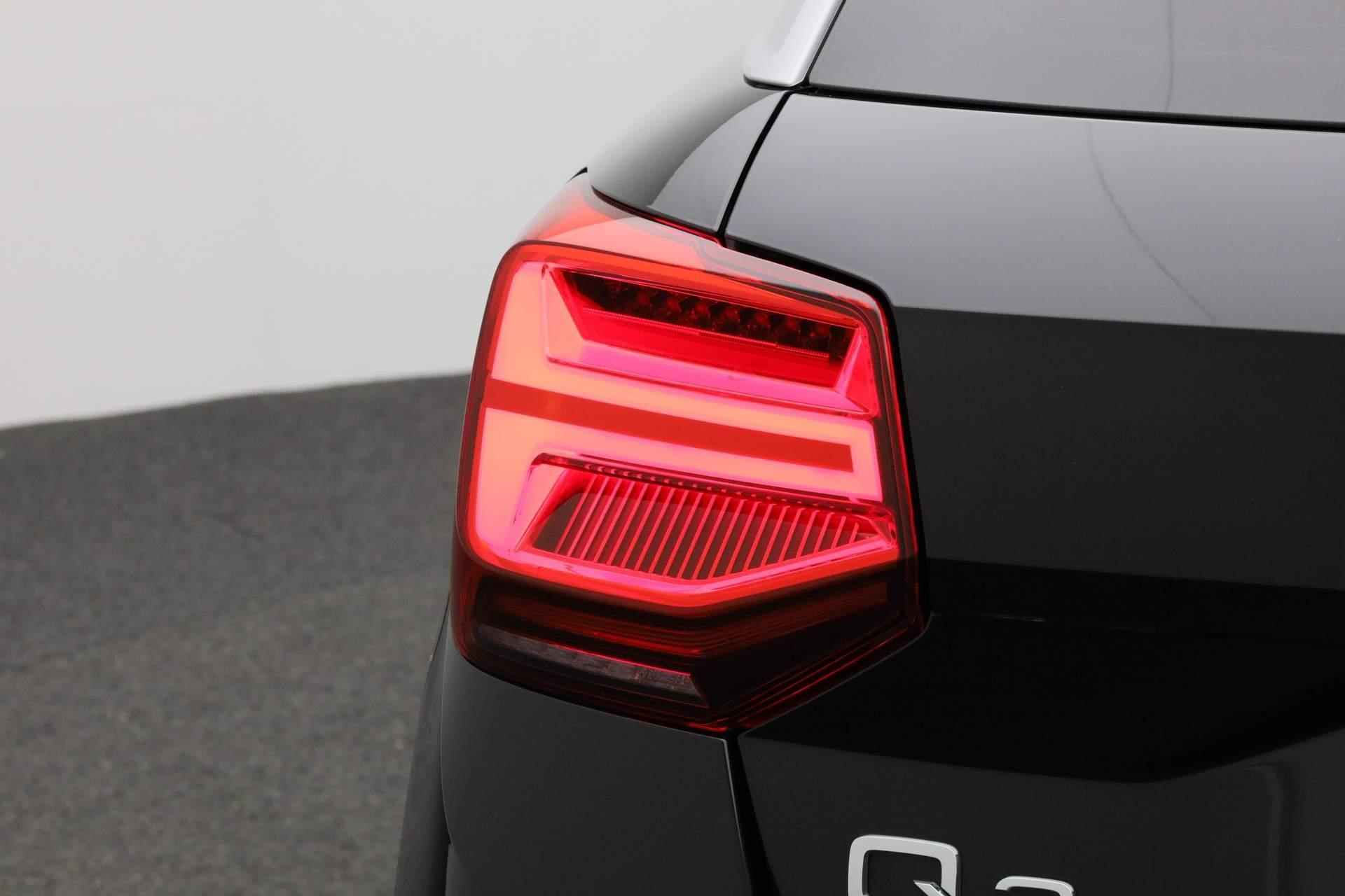 Audi Q2 35 TFSI 150PK S-tronic S Edition | Navi | Matrix LED | Trekhaak | 17 inch - 11/37